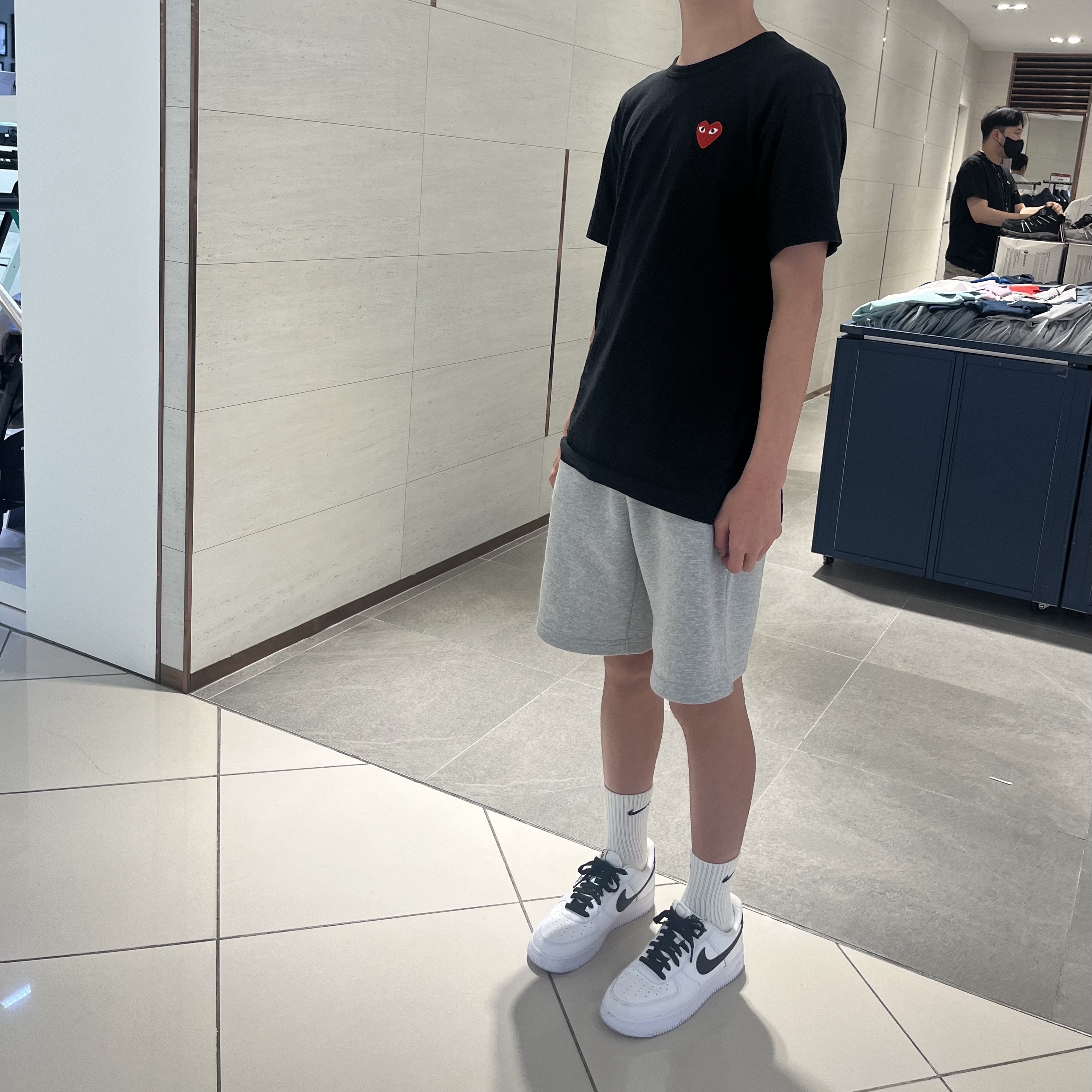 Nike Air Force 1 '07 White Black, Play Comme des Garcons Red Heart T-Shirt Black 착용 스타일