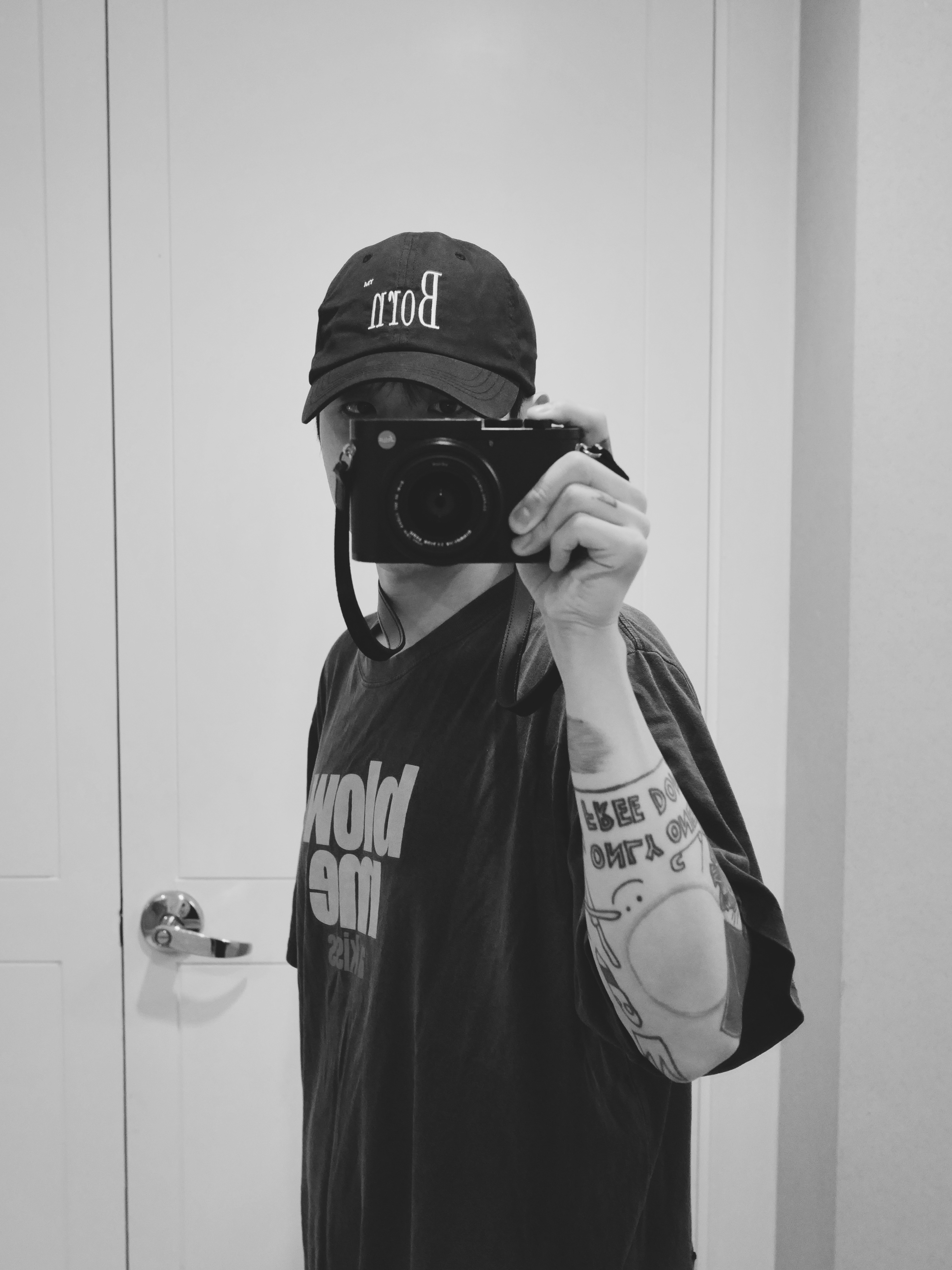 Project G/R Blow Me Washed T-Shirt Brown, ETCE Denim Bermuda Shorts Black 착용 스타일 - 7