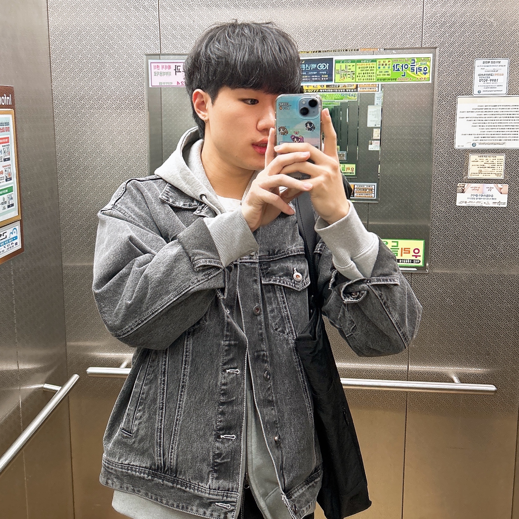 NewJeans x The Powerpuff Girls iPhone 14 Case NewJeans 착용 스타일