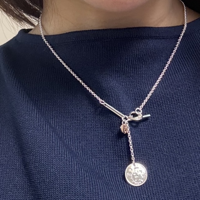 (W) Hermes Small Ex-Libris Pendant Sterling Silver & Rose Gold 착용 스타일