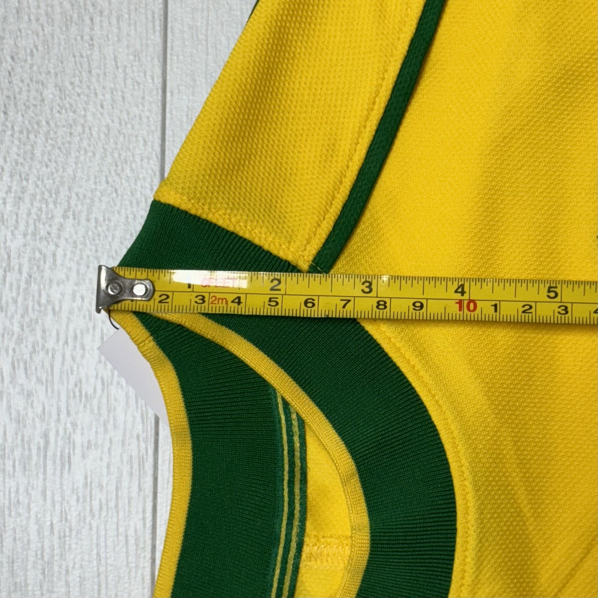 Nike Brazil 1998 Reissue Soccer Replica Jersey Varsity Maize (Non Marking Ver.) 착용 스타일 - 4