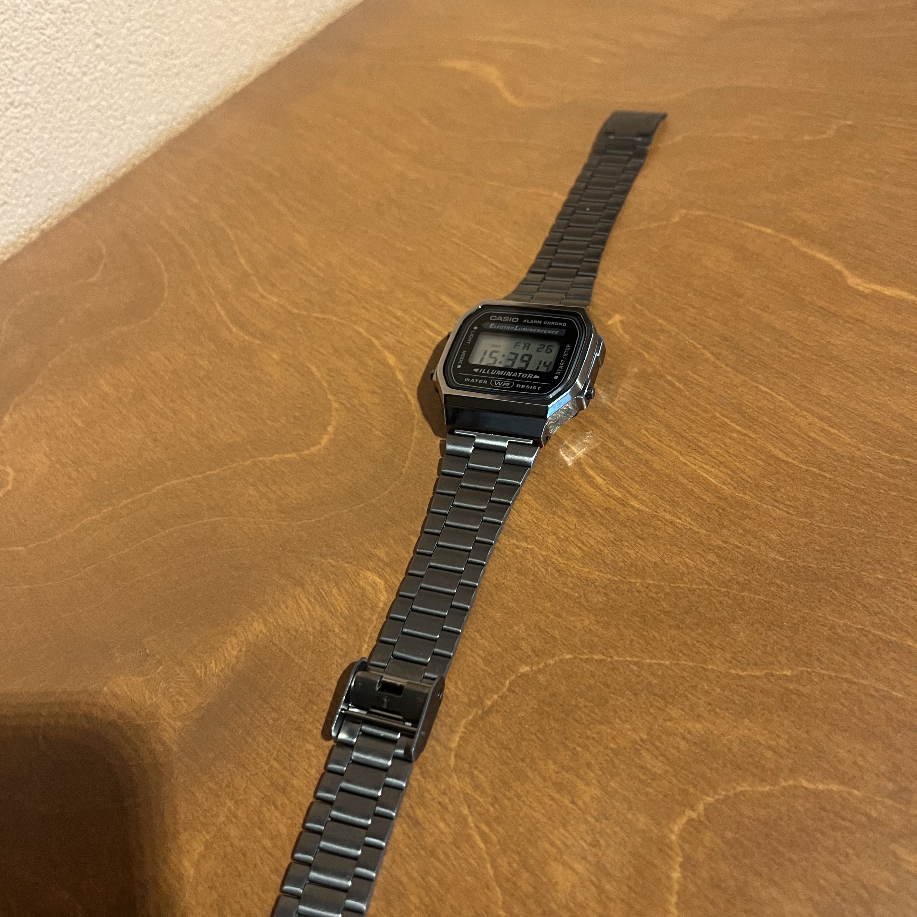 Casio A168WGG-1A 착용 스타일