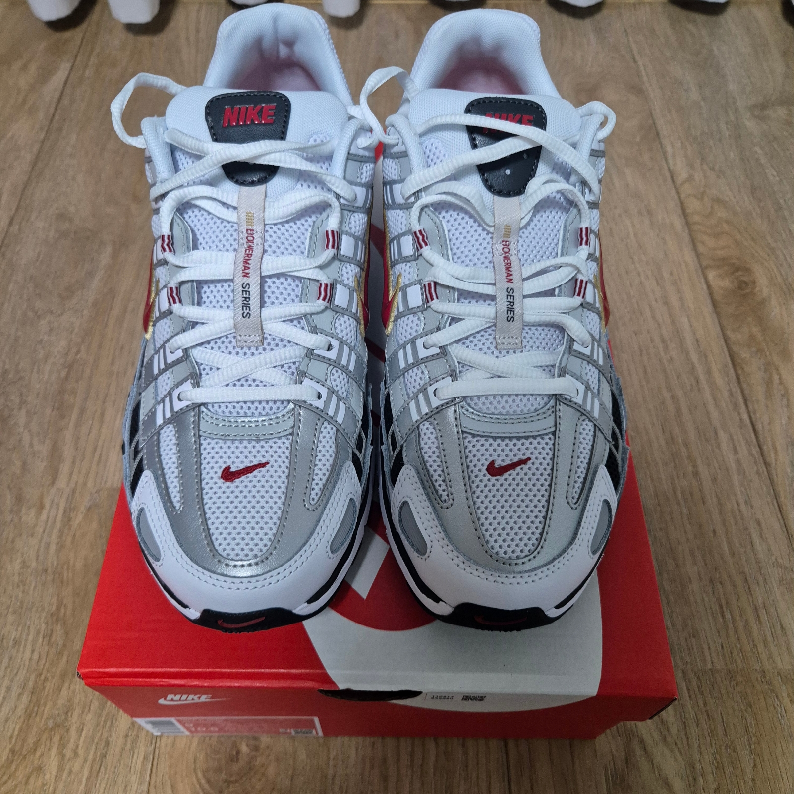 Nike P-6000 White Varsity Red 착용 스타일 - 1