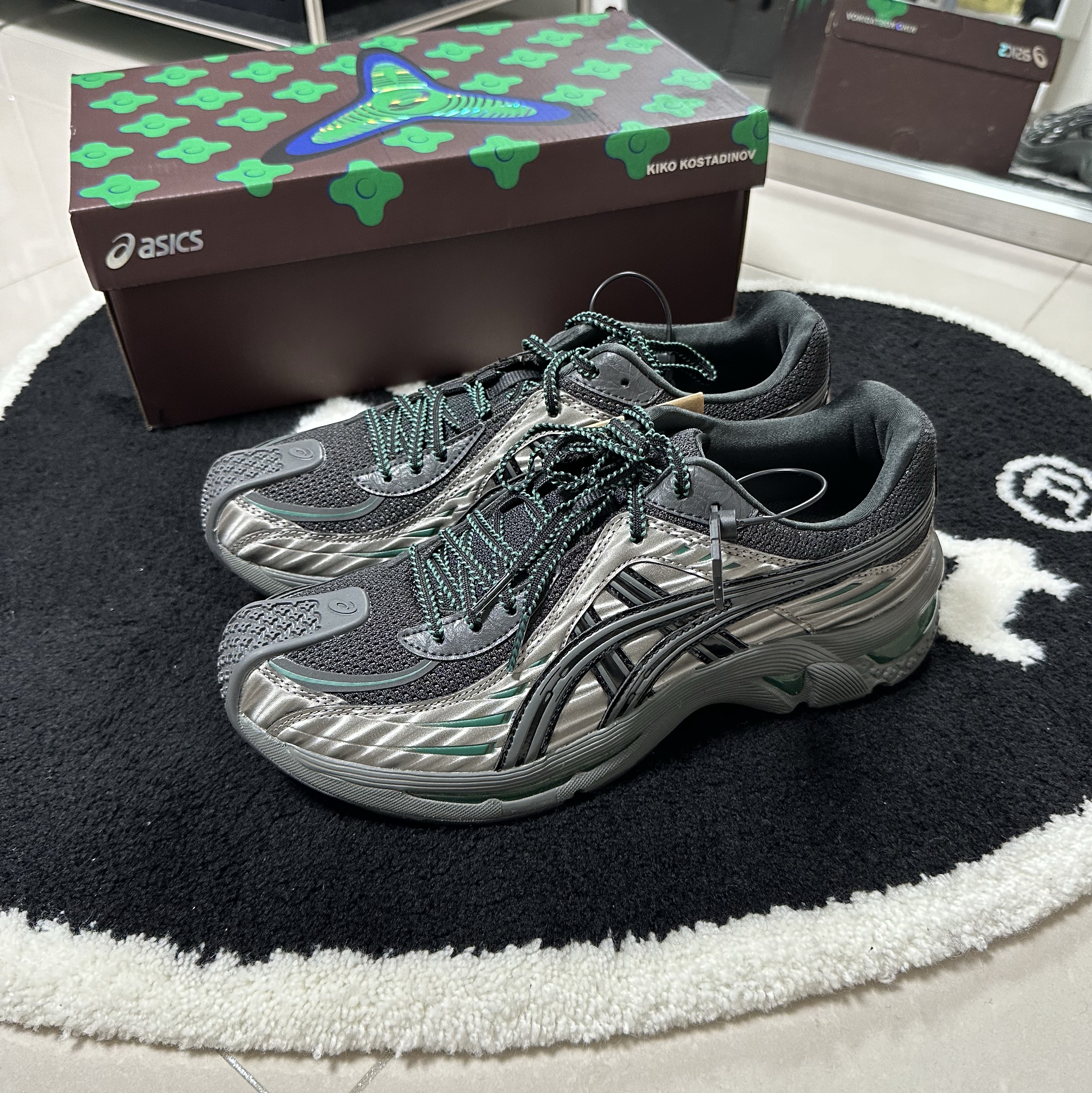 (W) Asics x Kiko Kostadinov Gel-Flammae Grey Black 착용 스타일 - 1