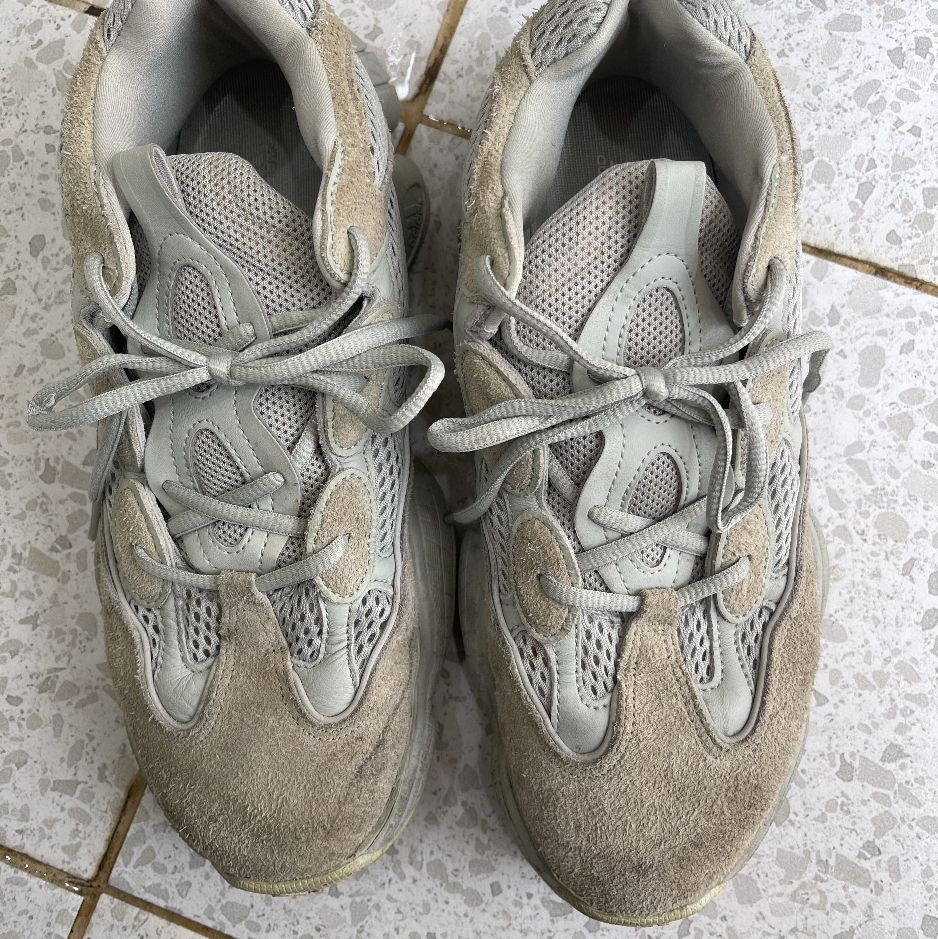 Adidas Yeezy 500 Salt 착용 스타일 - 1