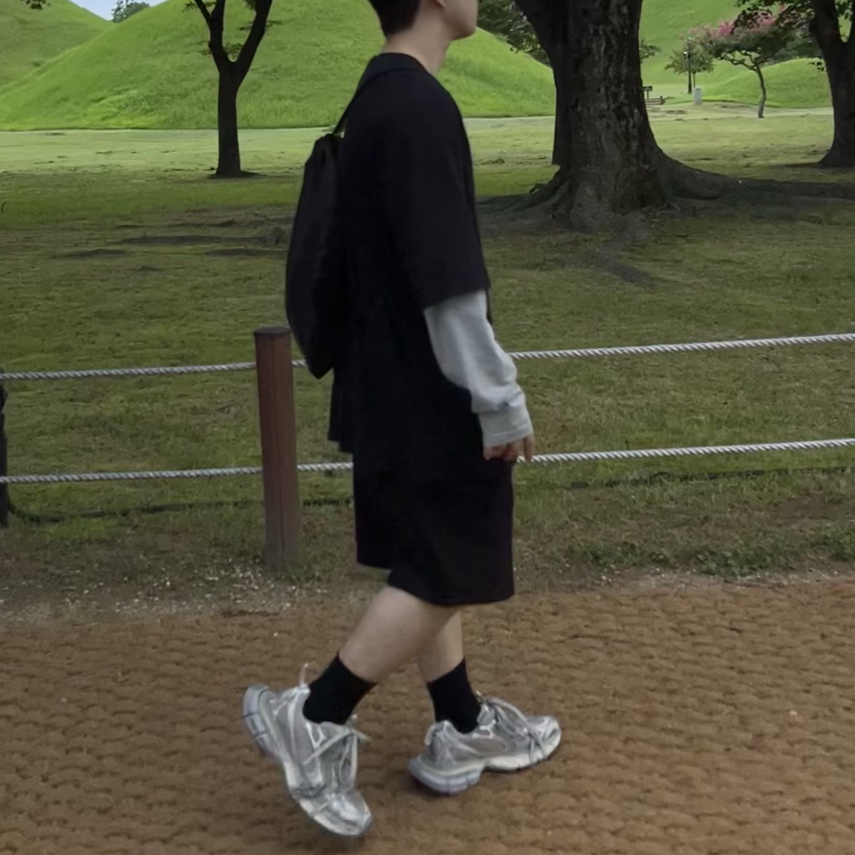 Balenciaga 3XL Sneakers Light Beige 착용 스타일 - 2