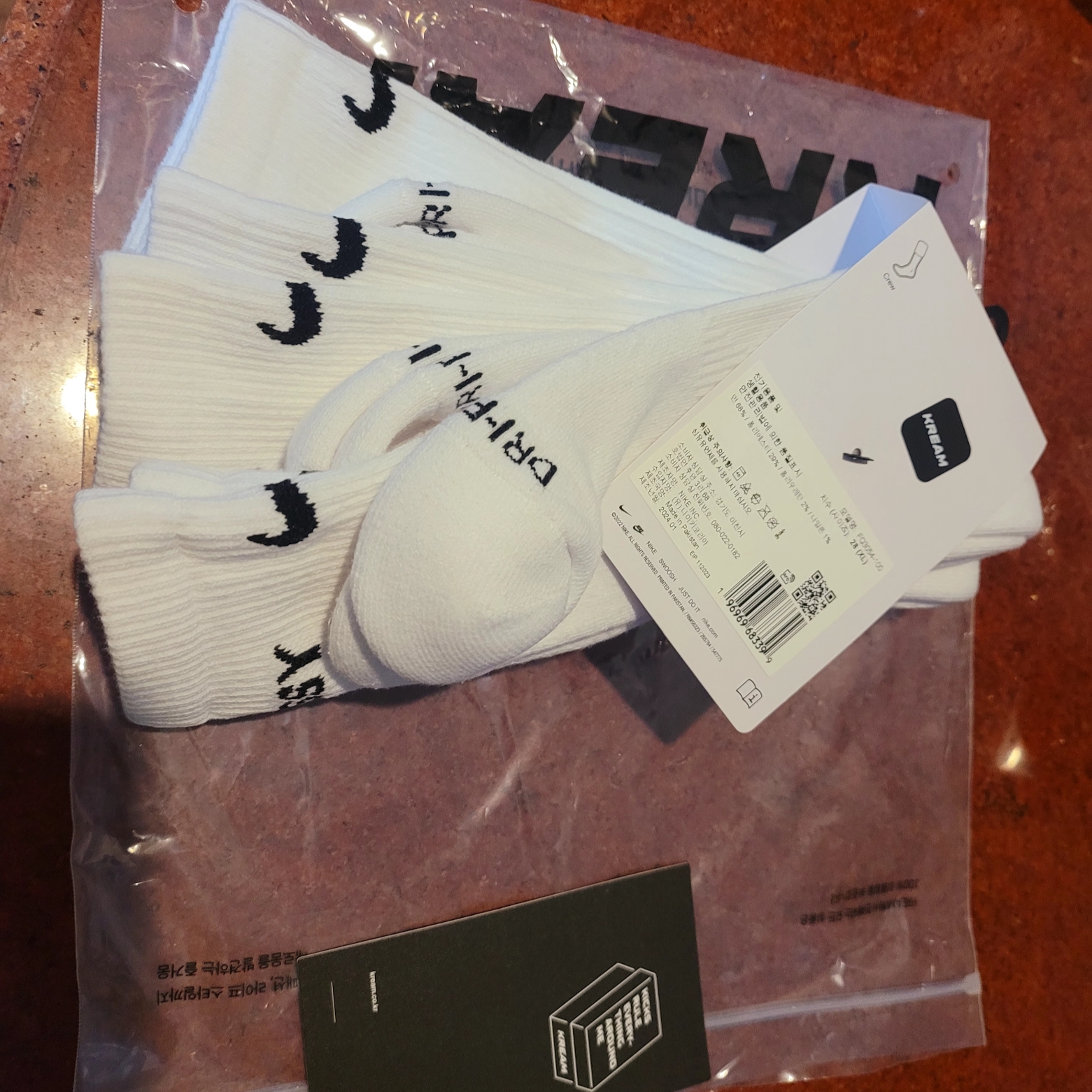 Nike x Stussy Everyday Plus Cushioned Crew Socks White (3 Pack) 착용 스타일