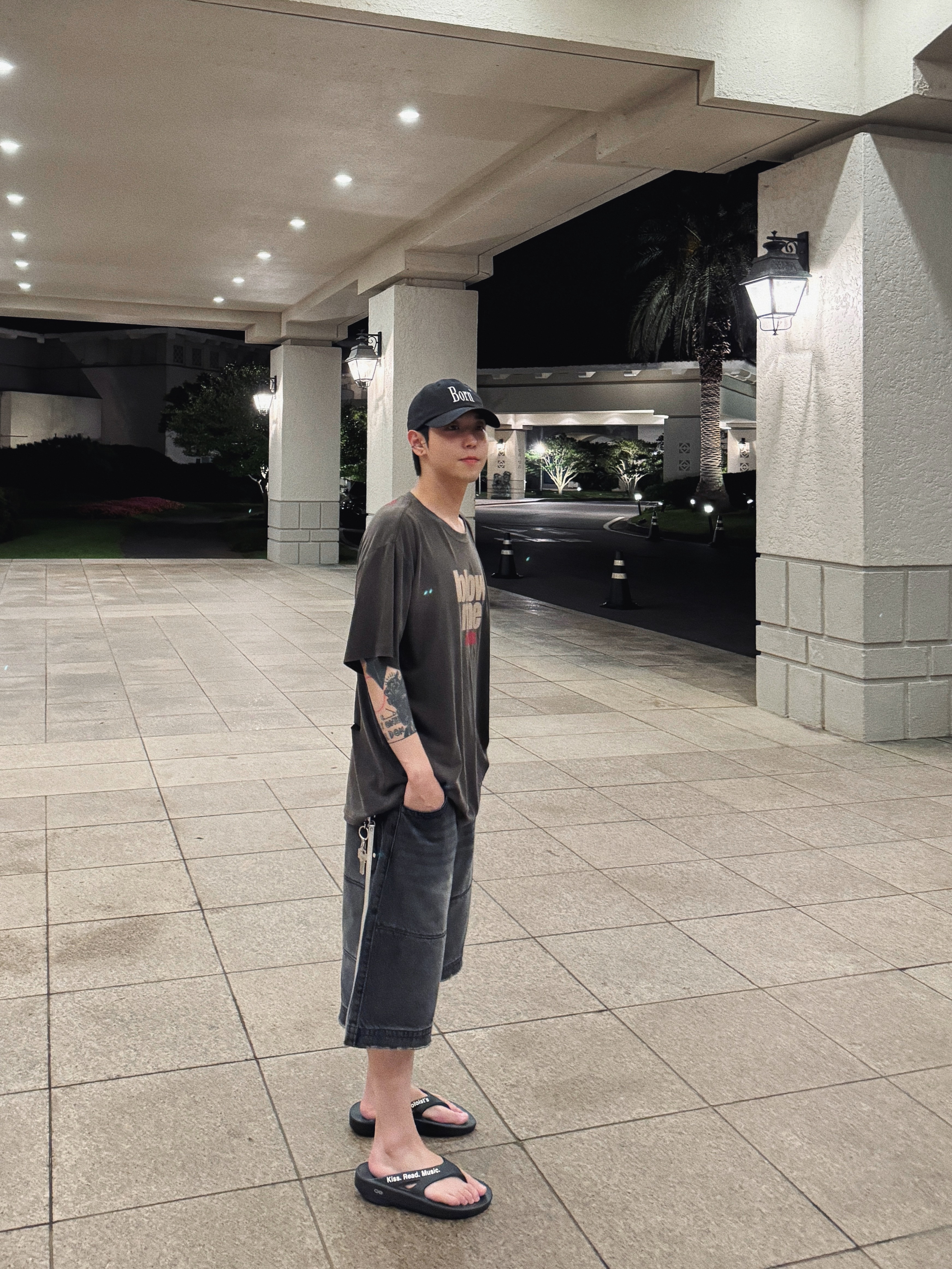 Project G/R Blow Me Washed T-Shirt Brown, ETCE Denim Bermuda Shorts Black 착용 스타일 - 1