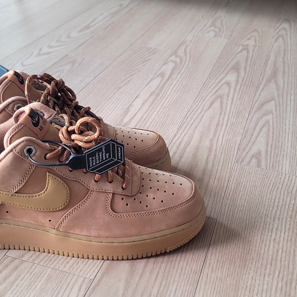Nike Air Force 1 '07 WB Flax 착용 스타일 - 1