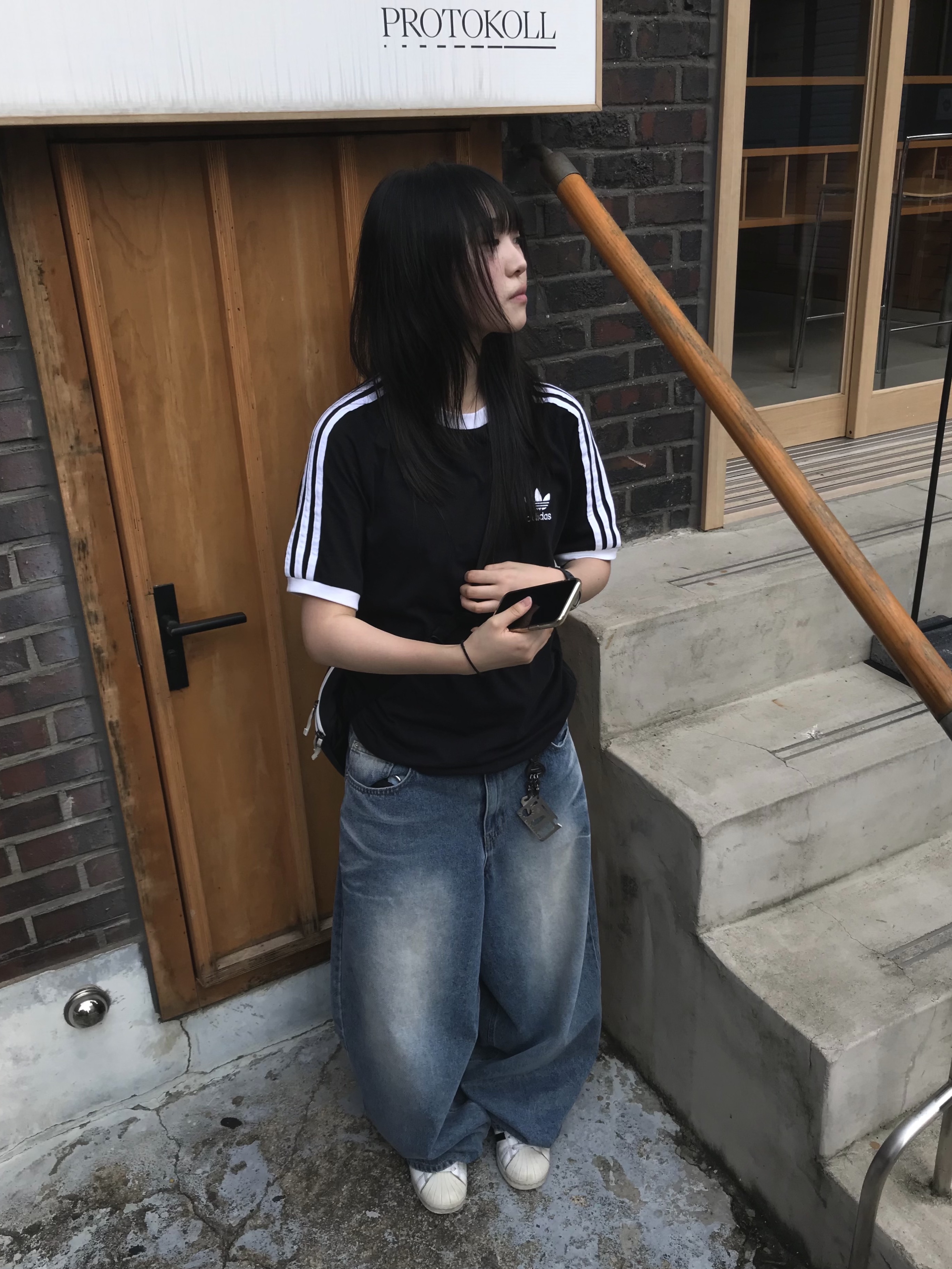 Arc'teryx Mantis 2 Waistpack Orca, Adidas Adicolor Classics 3-Stripes T-Shirt Black - KR Sizing 착용 스타일 - 2