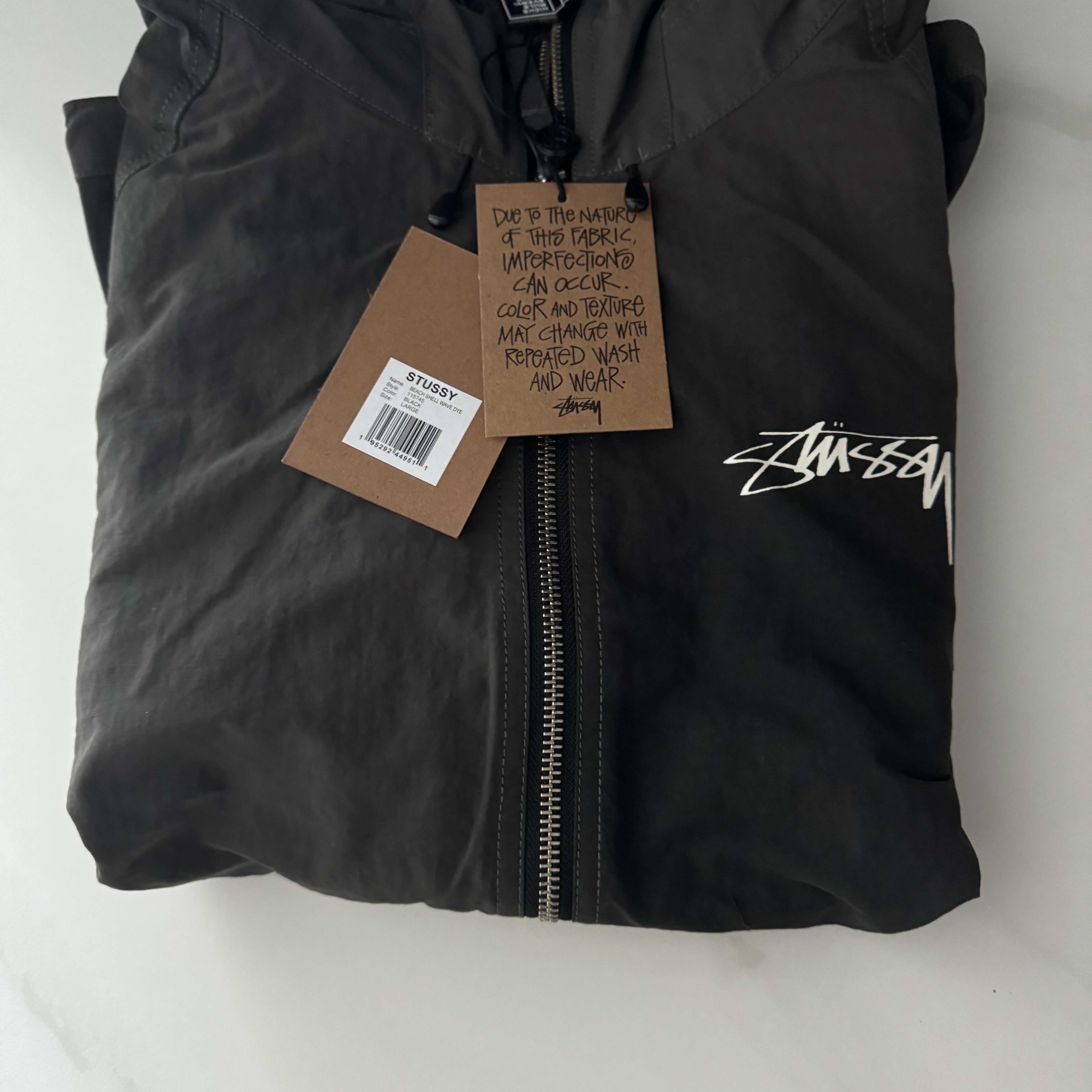 Stussy Wave Dye Beach Shell Jacket Black 착용 스타일