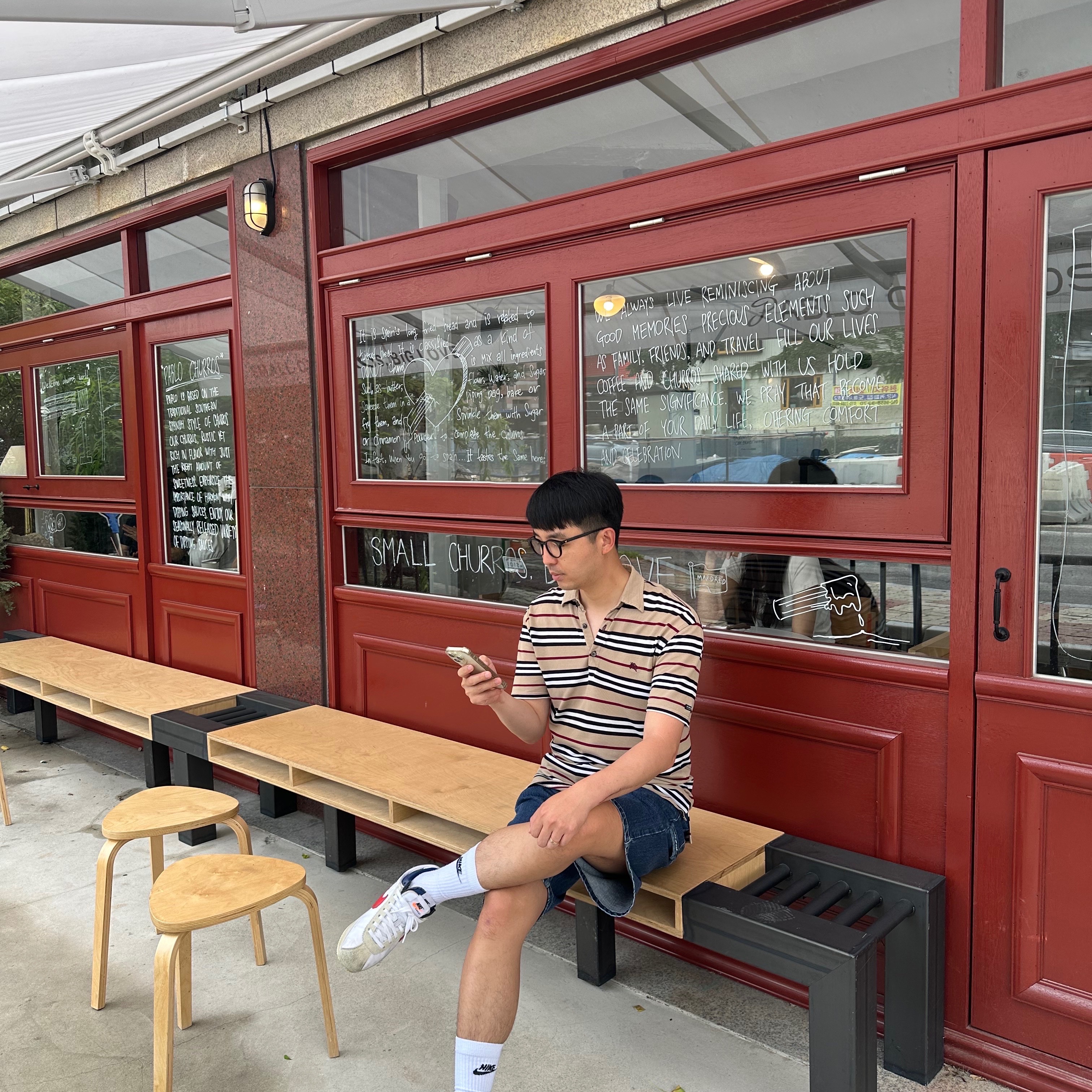 Supreme x Nike Denim Short Indigo - 24SS, Nike x Sacai Zoom Cortez SP White and University Red 착용 스타일