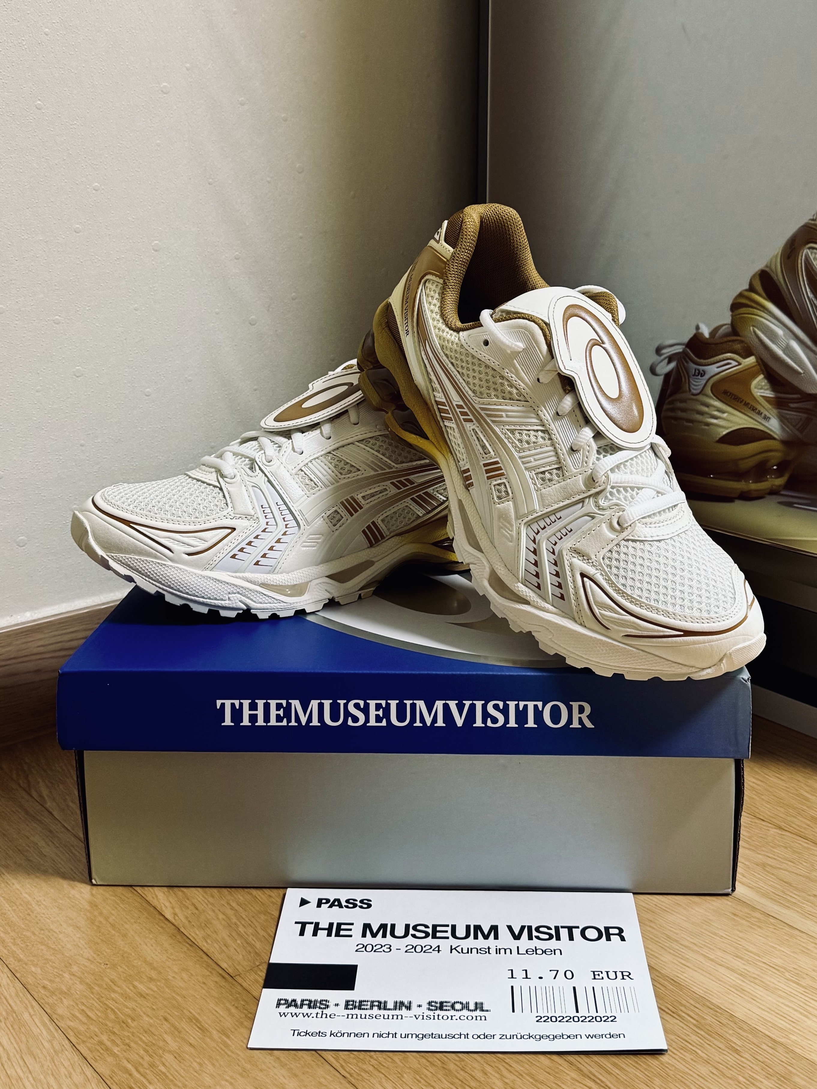 Asics x The Museum Visitor Gel-Kayano 14 Cream Mineral Brown 착용 스타일