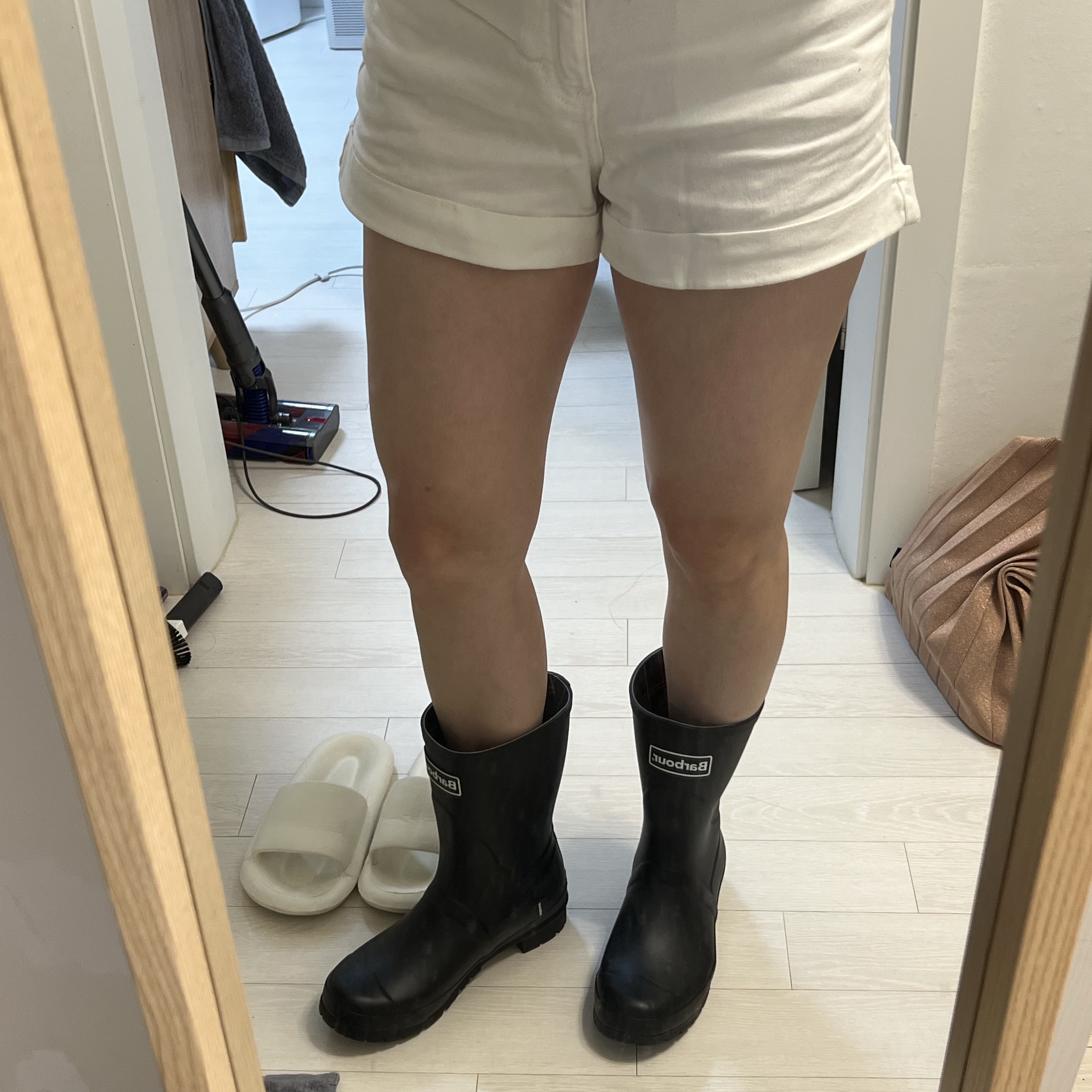 (W) Barbour Banbury Wellington Boots Black 착용 스타일 - 1