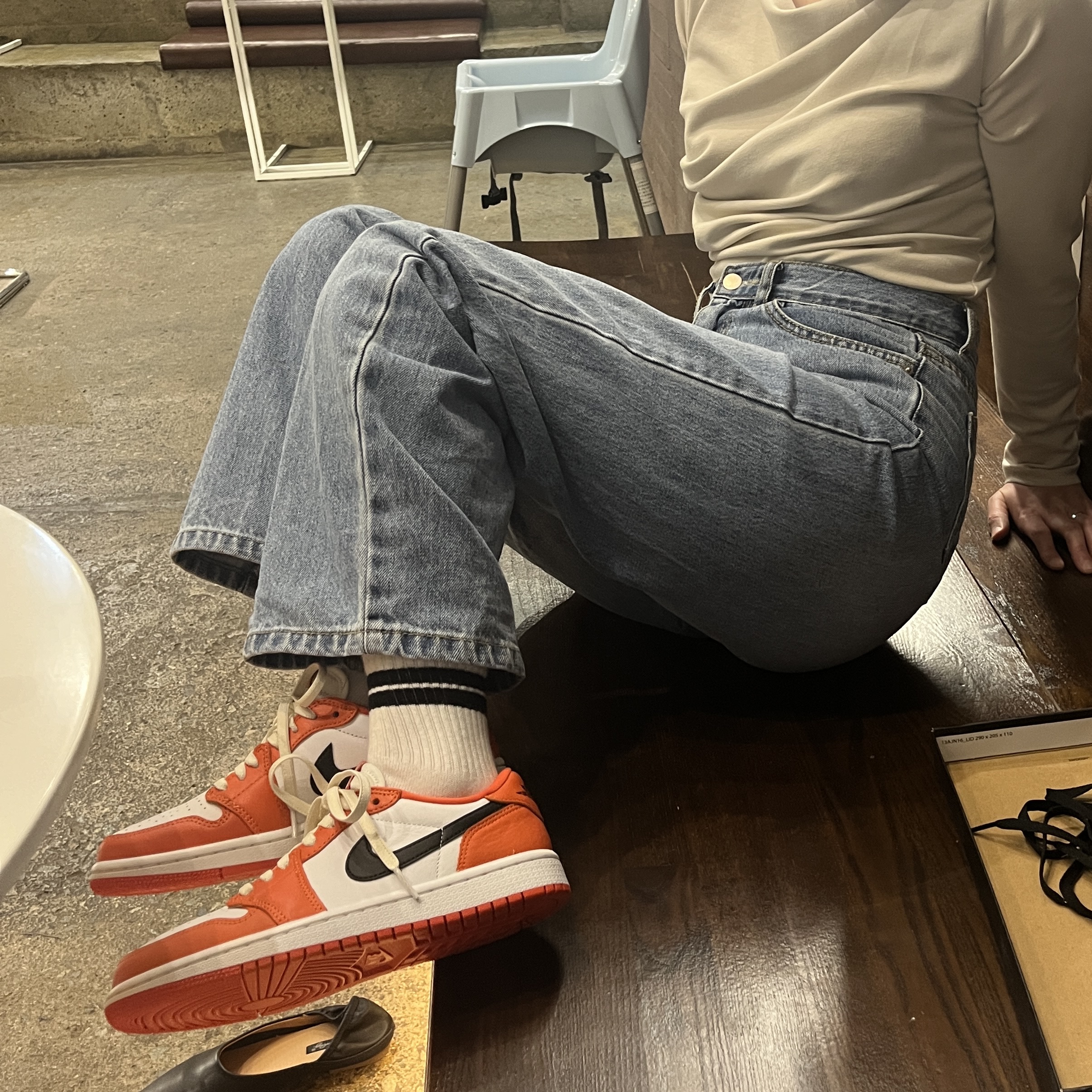 (W) Jordan 1 Low OG Starfish 착용 스타일 - 2