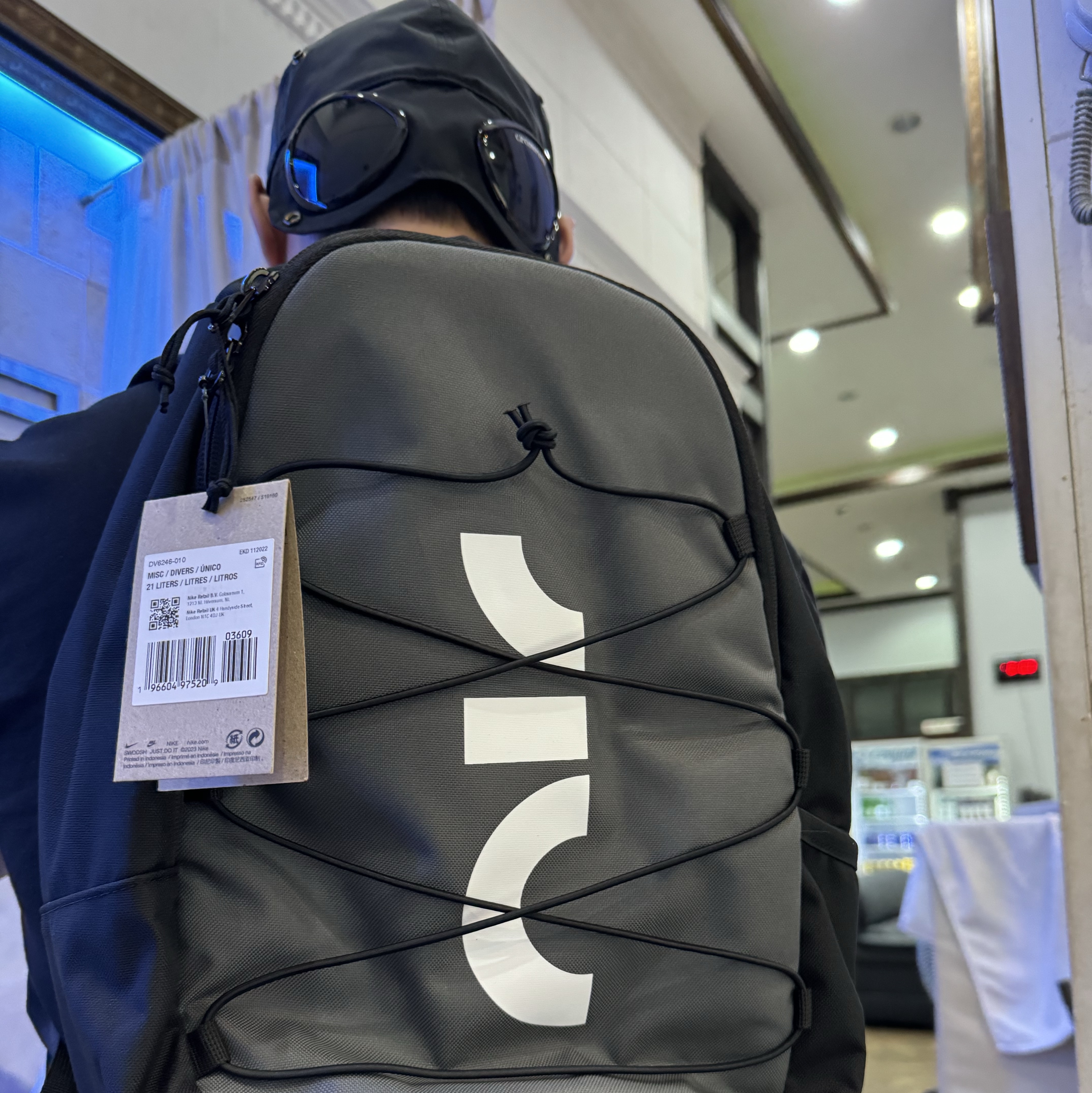 Nike Air Backpack 21L Black Iron Grey, C.P. Company Chrome-R Goggle Cap Black 착용 스타일