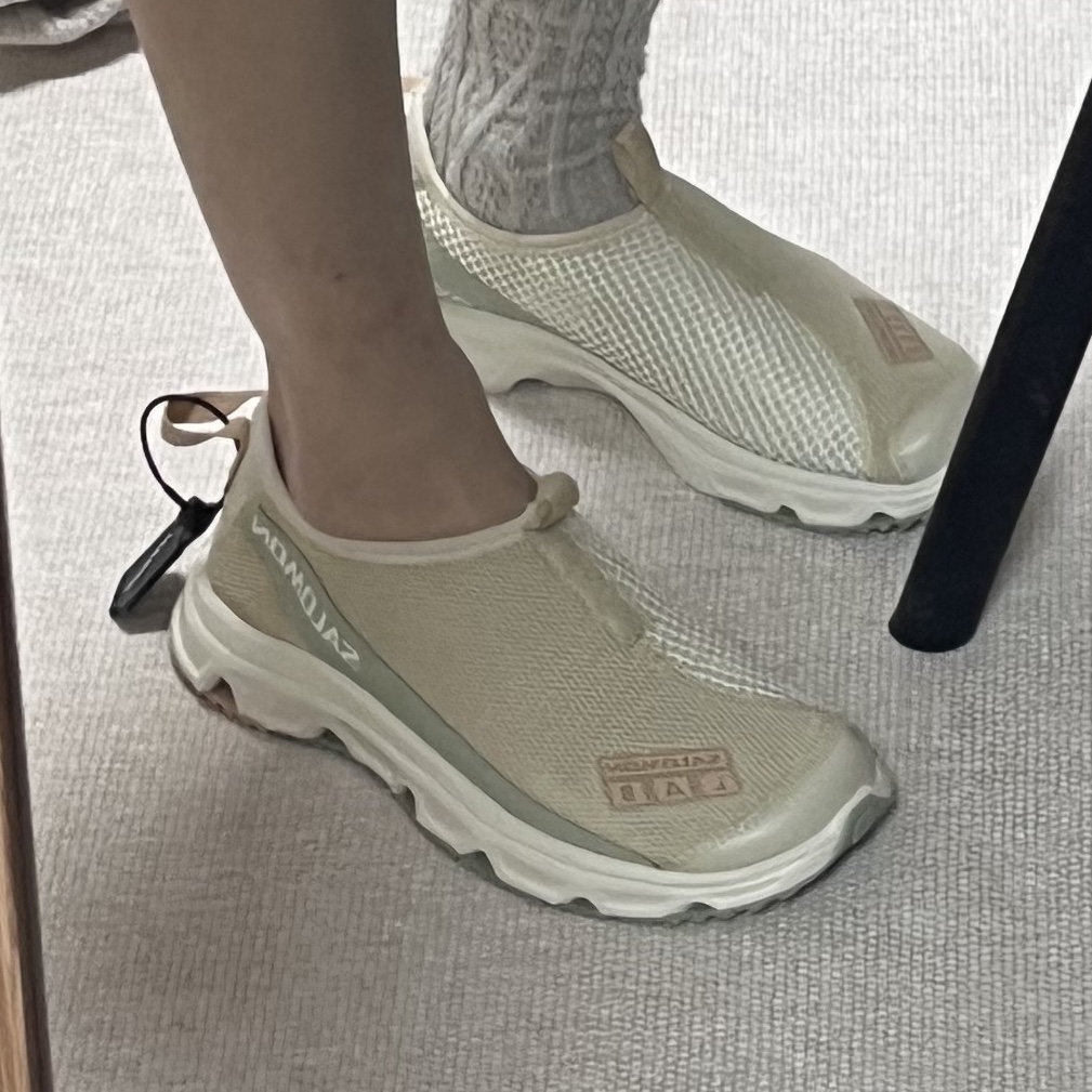 Salomon RX Moc Cottage Core Vanilla Ice Desert Sage 착용 스타일