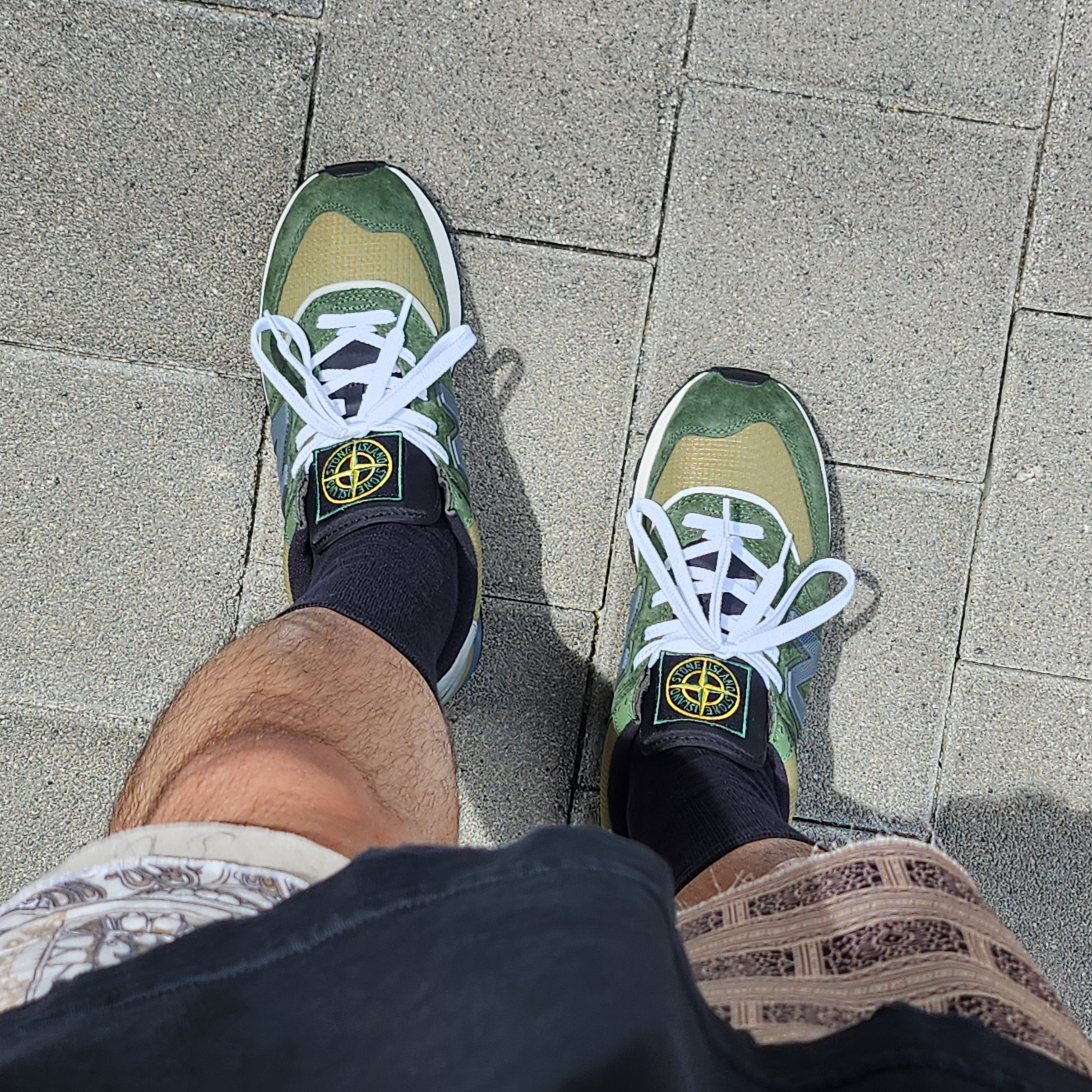 New Balance x Stone Island 574 Legacy Dark Green 착용 스타일