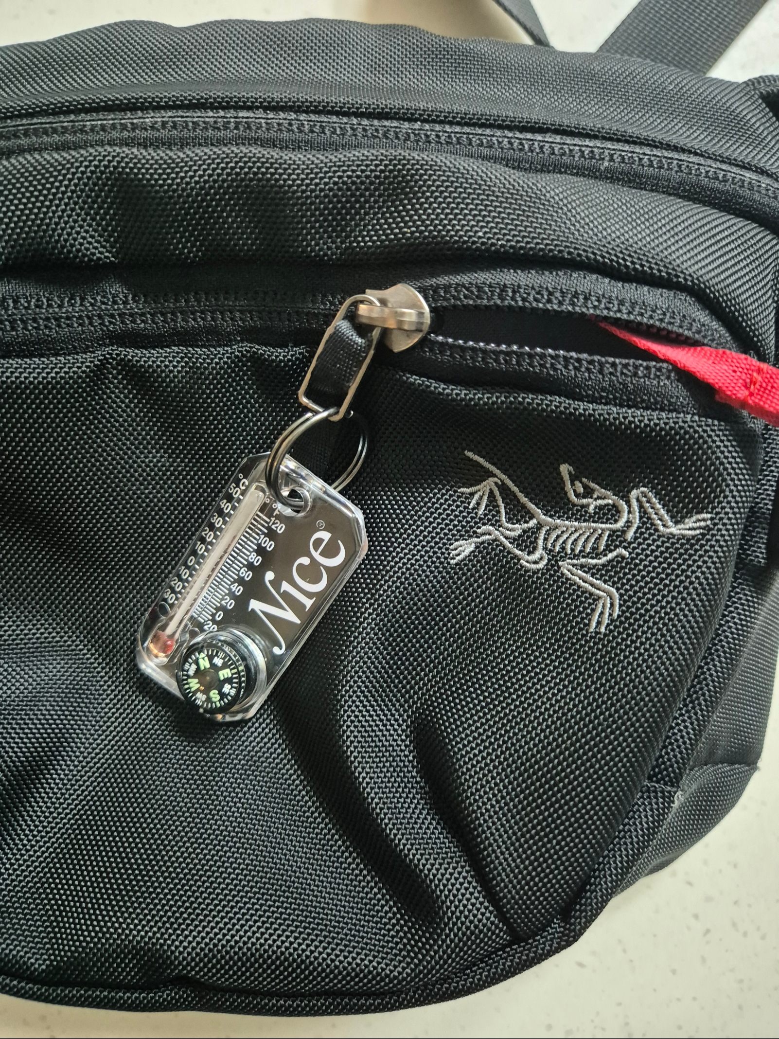 Arc'teryx Mantis 1 Waistpack Black 착용 스타일