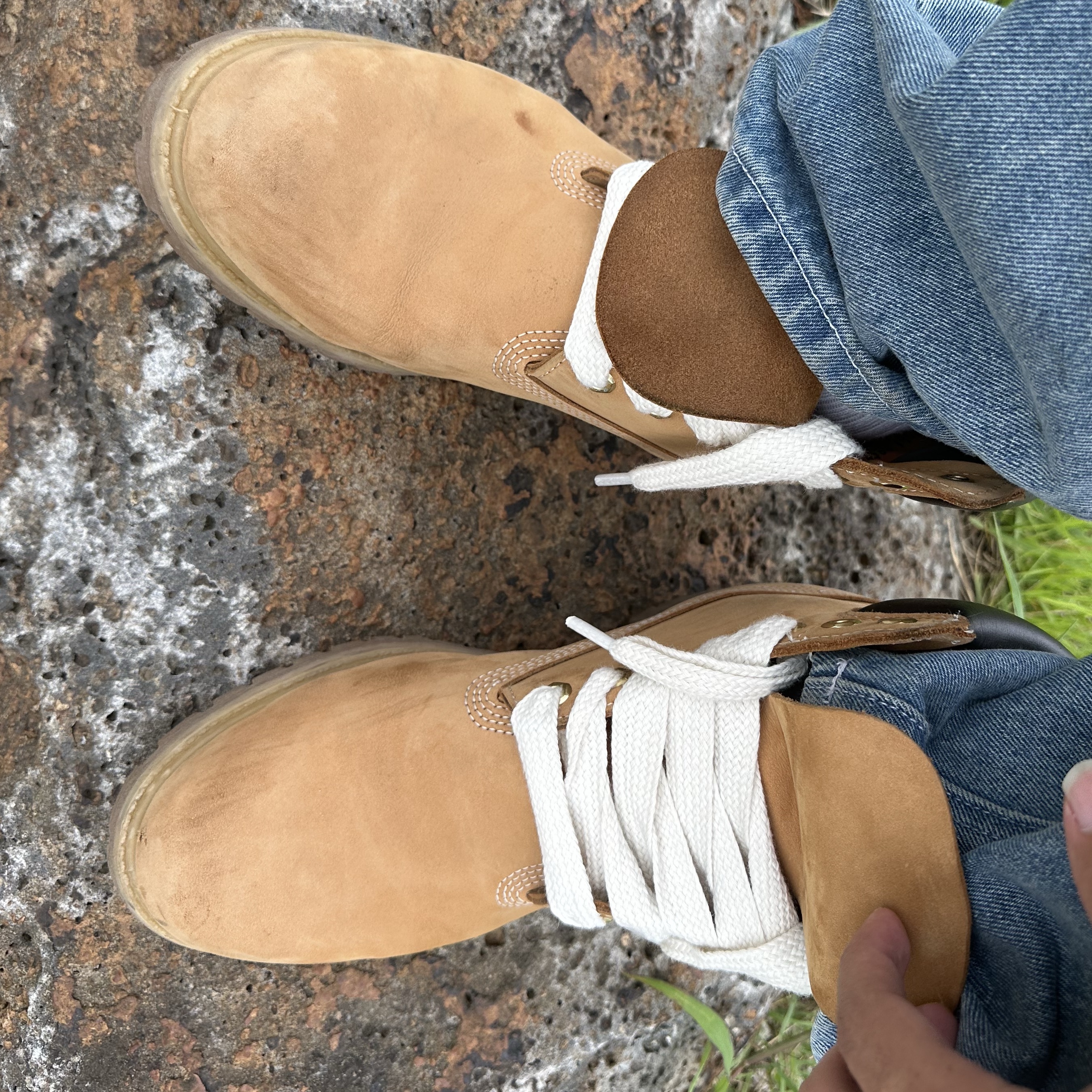 Timberland Premium 6 inch Waterproof Boot Wheat Nubuck - Wide, Timberland Premium 6 inch Waterproof Boot Wheat Nubuck - Medium 착용 스타일 - 2