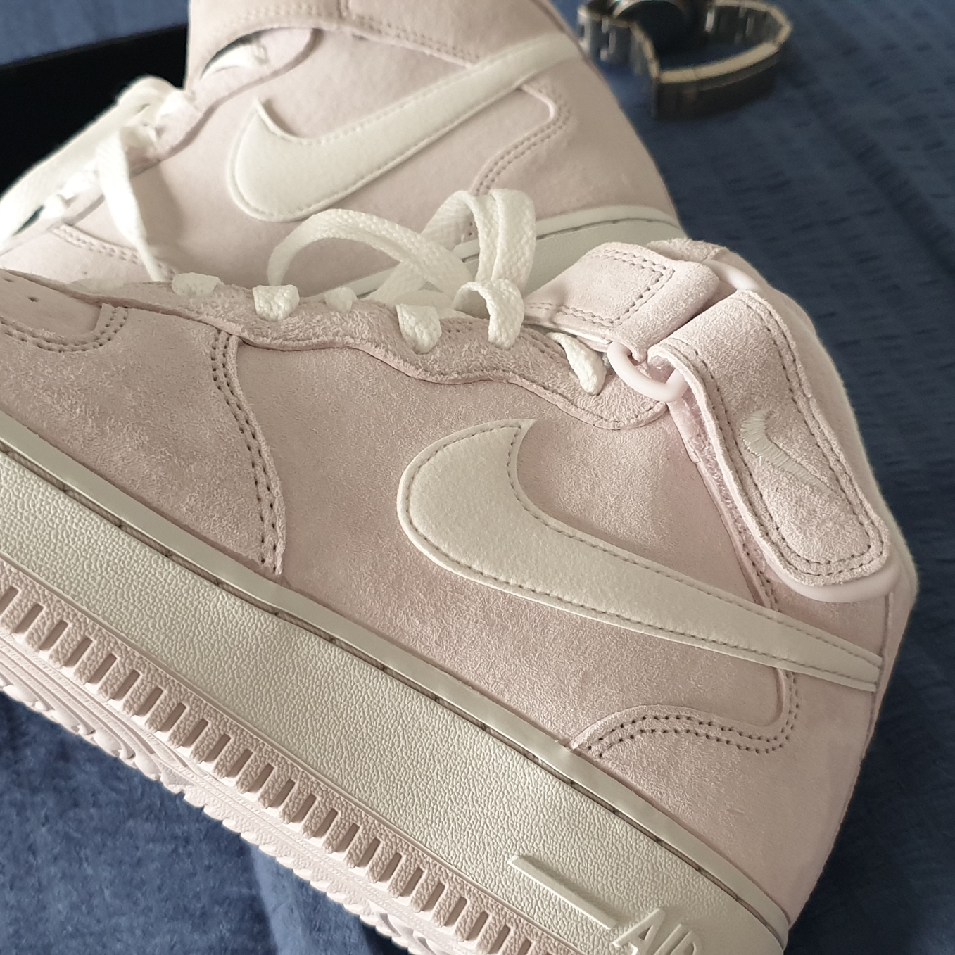 Nike Air Force 1 Mid '07 QS Venice 착용 스타일