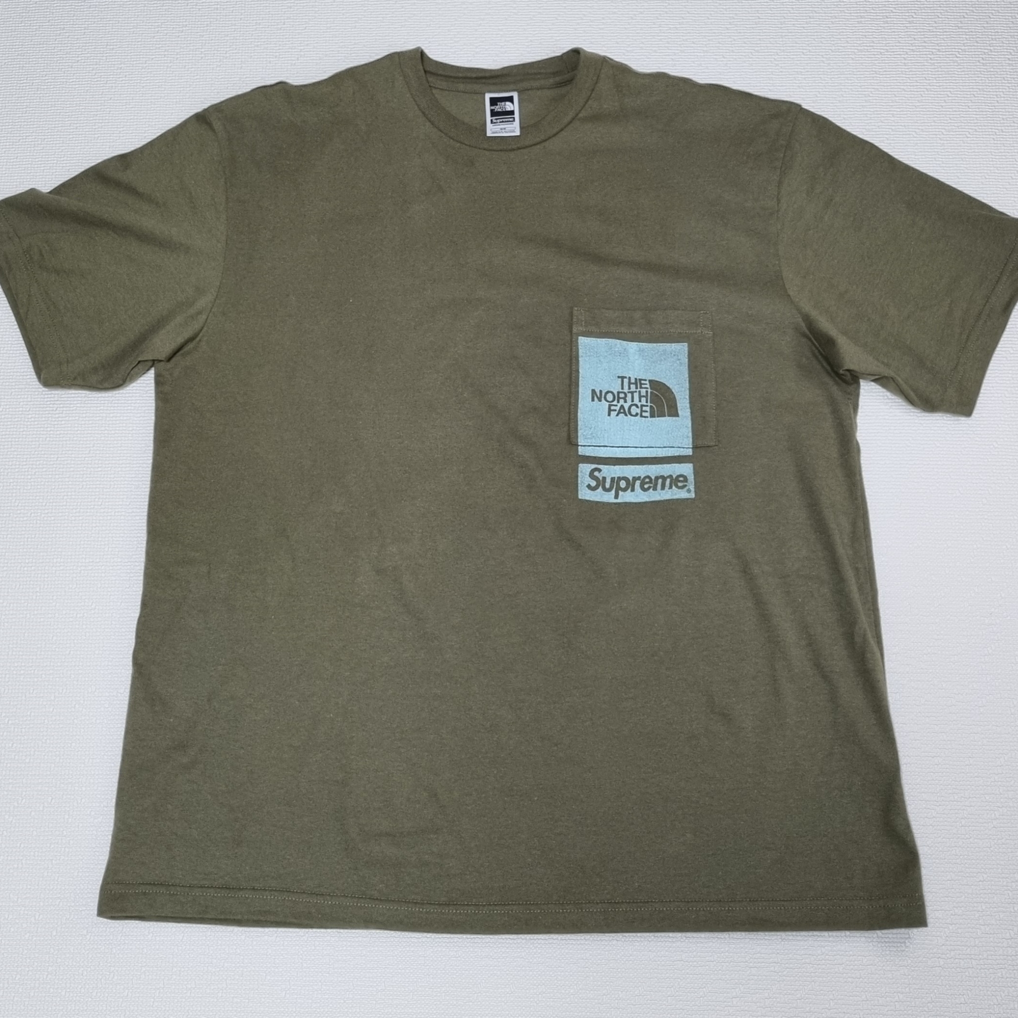 Supreme x The North Face Printed Pocket T-Shirt Olive - 23SS 착용 스타일 - 1