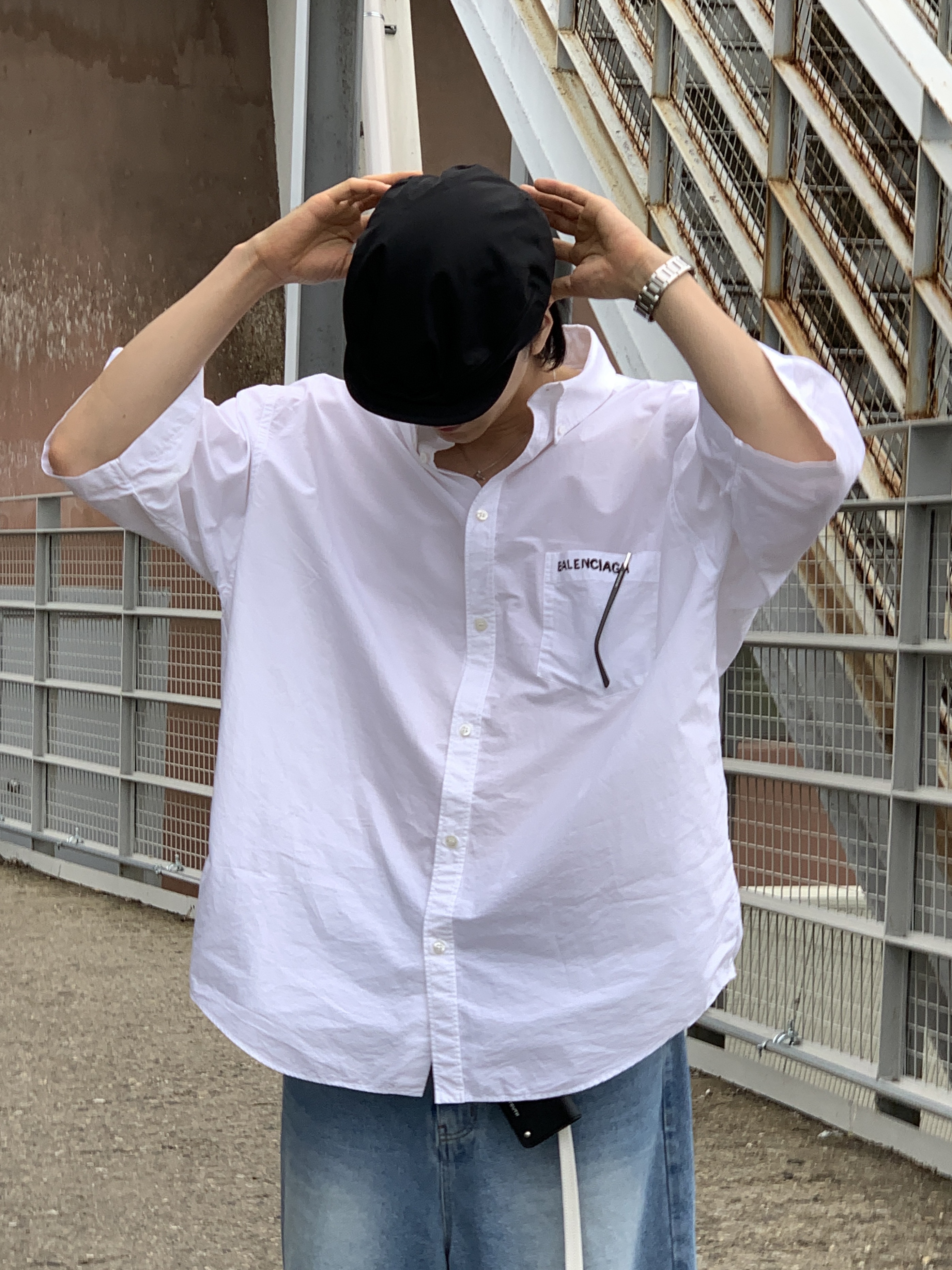 Prada Re-Nylon Hat Black, Nike x Comme des Garcons Homme Plus Air Max Sunder SP White Black 착용 스타일 - 4