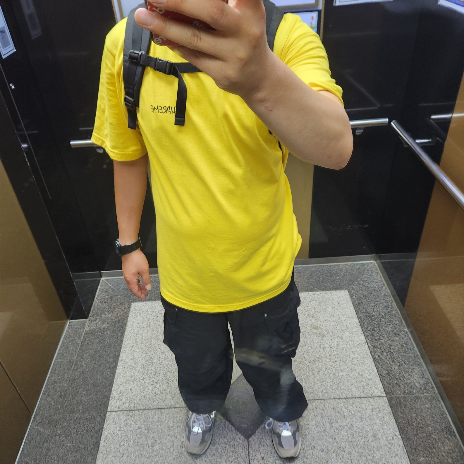 Supreme Black Cat T-Shirt Yellow - 24SS, New Balance 992 Made in USA Grey - D Standard 착용 스타일 - 1