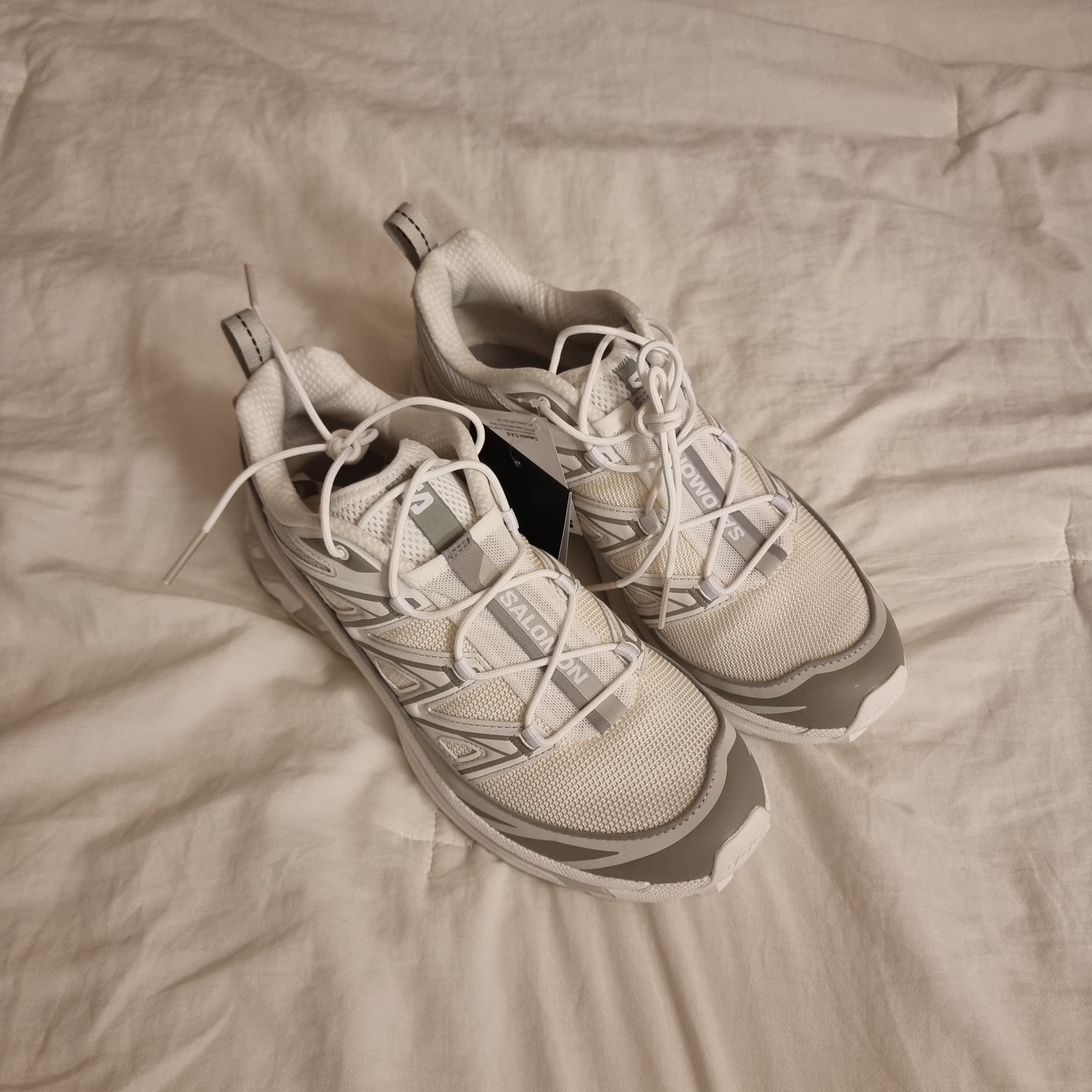 Salomon XT-6 Expanse Vanilla Ice White 착용 스타일 - 1