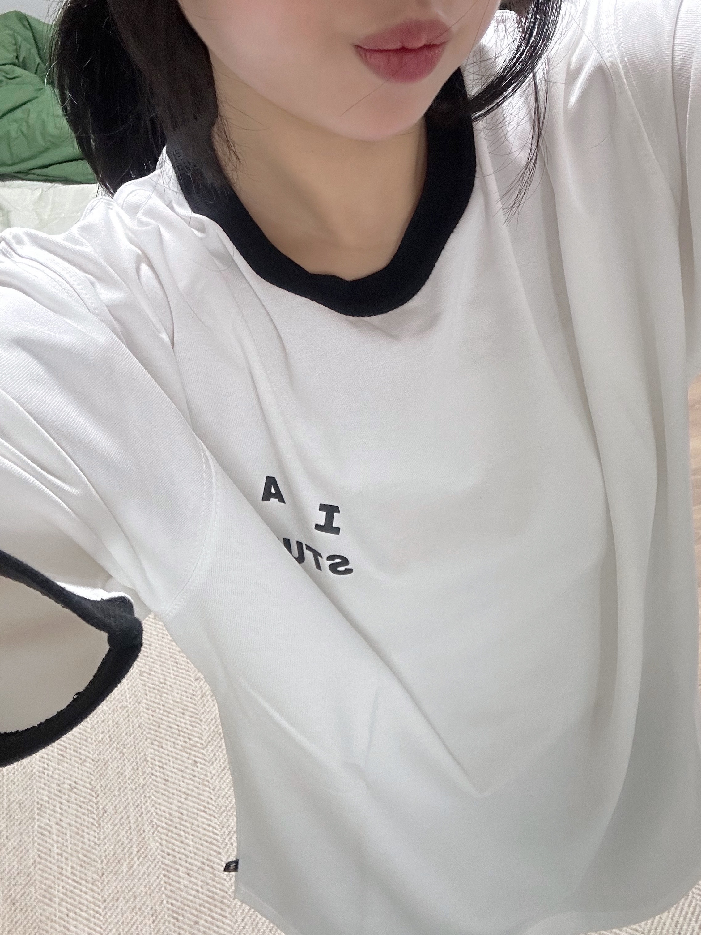 IAB Studio Established T-Shirt White Black 착용 스타일 - 3
