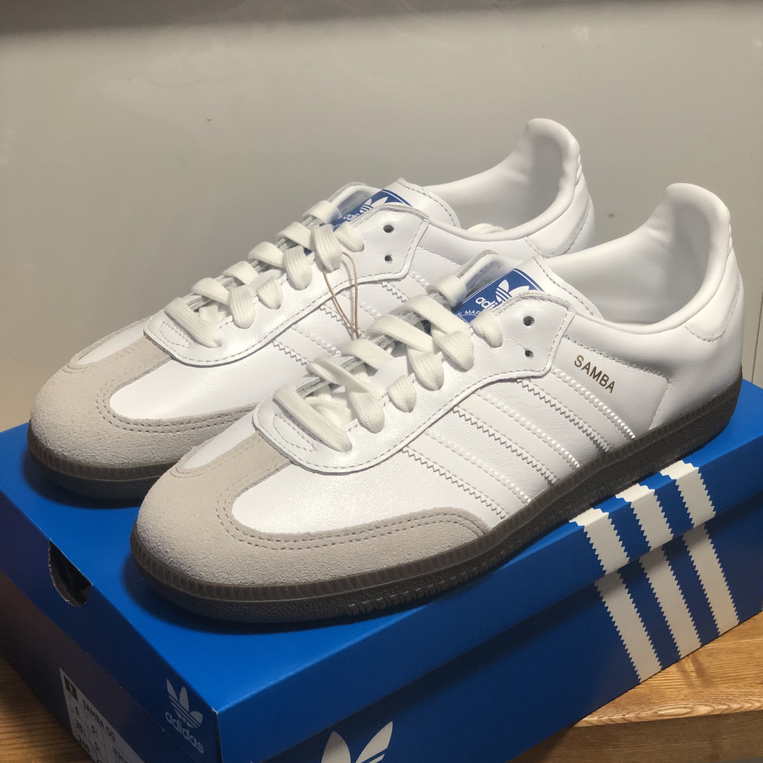 Adidas Samba OG Cloud White Gum 착용 스타일