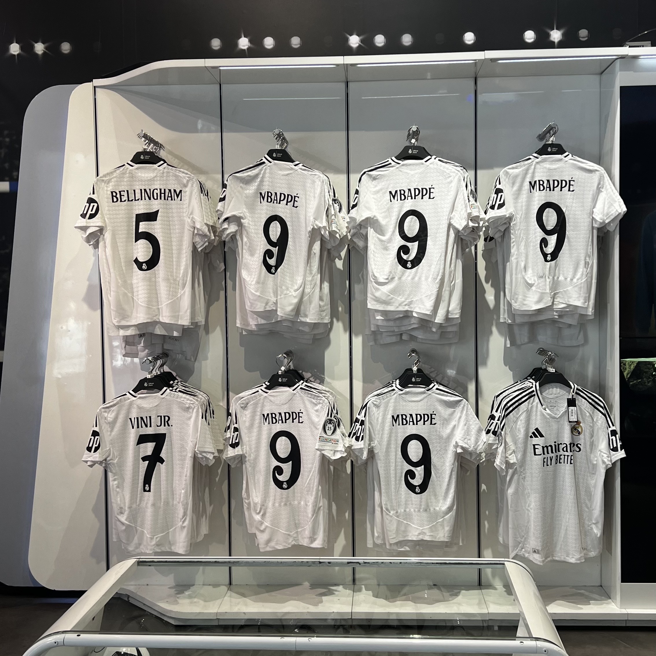 Adidas Real Madrid 2024/25 Home Jersey White - KR Sizing (Non Marking Ver.) 착용 스타일 - 2