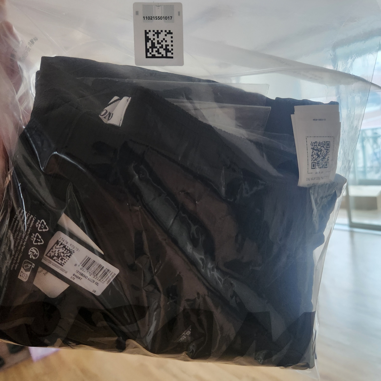 Stone Island B0943 Nylon Metal Swimming Trunk Black - 23SS 착용 스타일