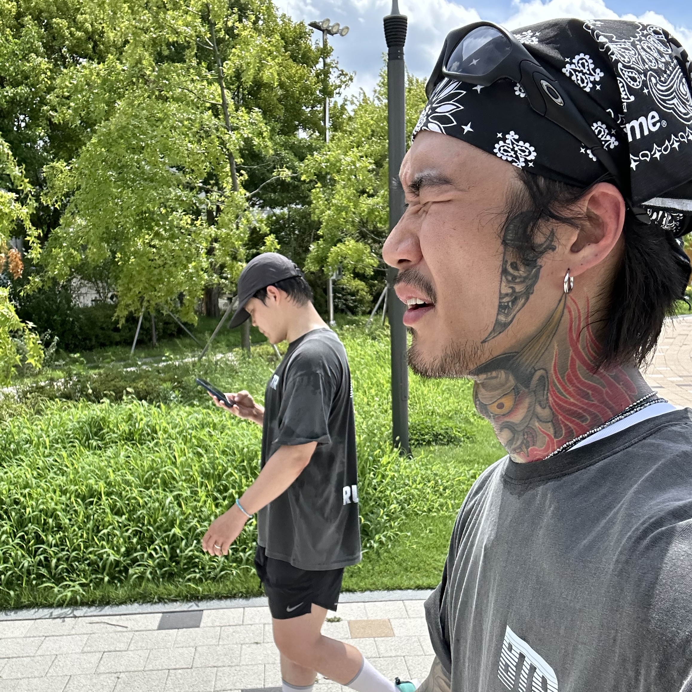 Supreme Hav-A-Hank Bandanas Multicolor (Set of 3) - 24SS 착용 스타일 - 1