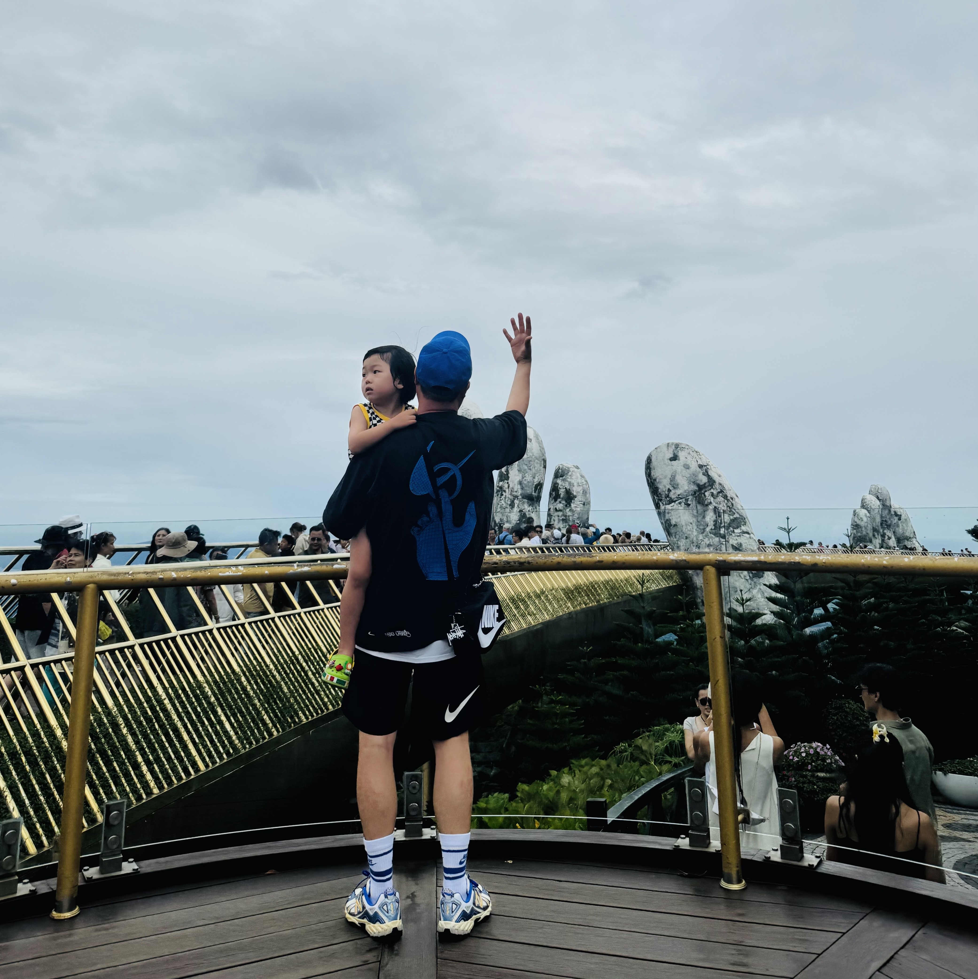 Nike Club Unstructured Futura Washed Cap Game Royal, Nike x Off-White NRG T-Shirt Black - Asia 착용 스타일 - 1