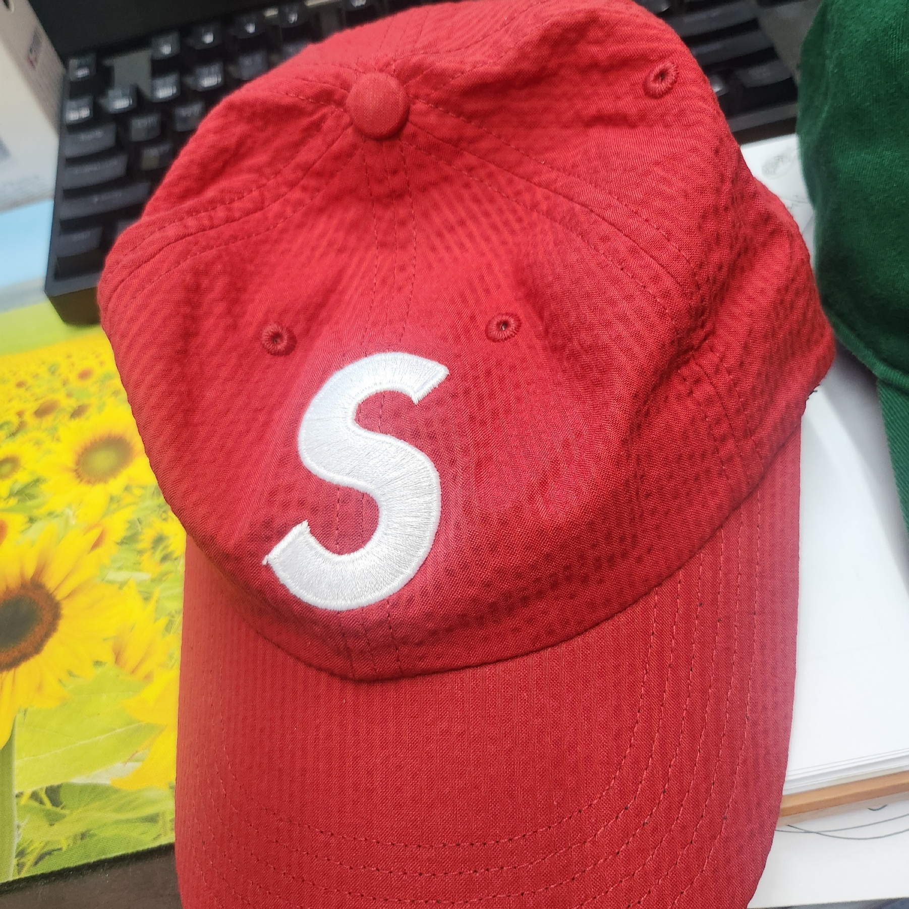 Supreme Seersucker S Logo 6-Panel Red - 24SS 착용 스타일 - 1