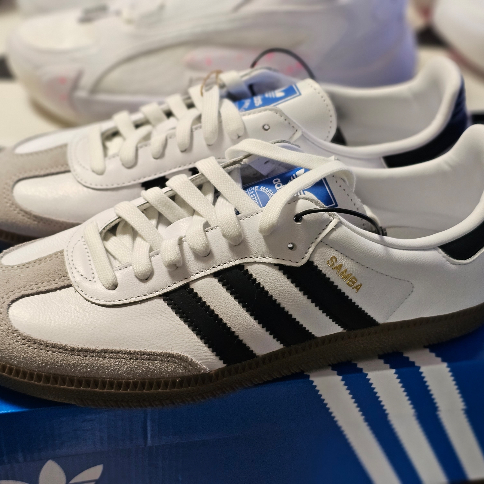Adidas Samba OG Cloud White 착용 스타일