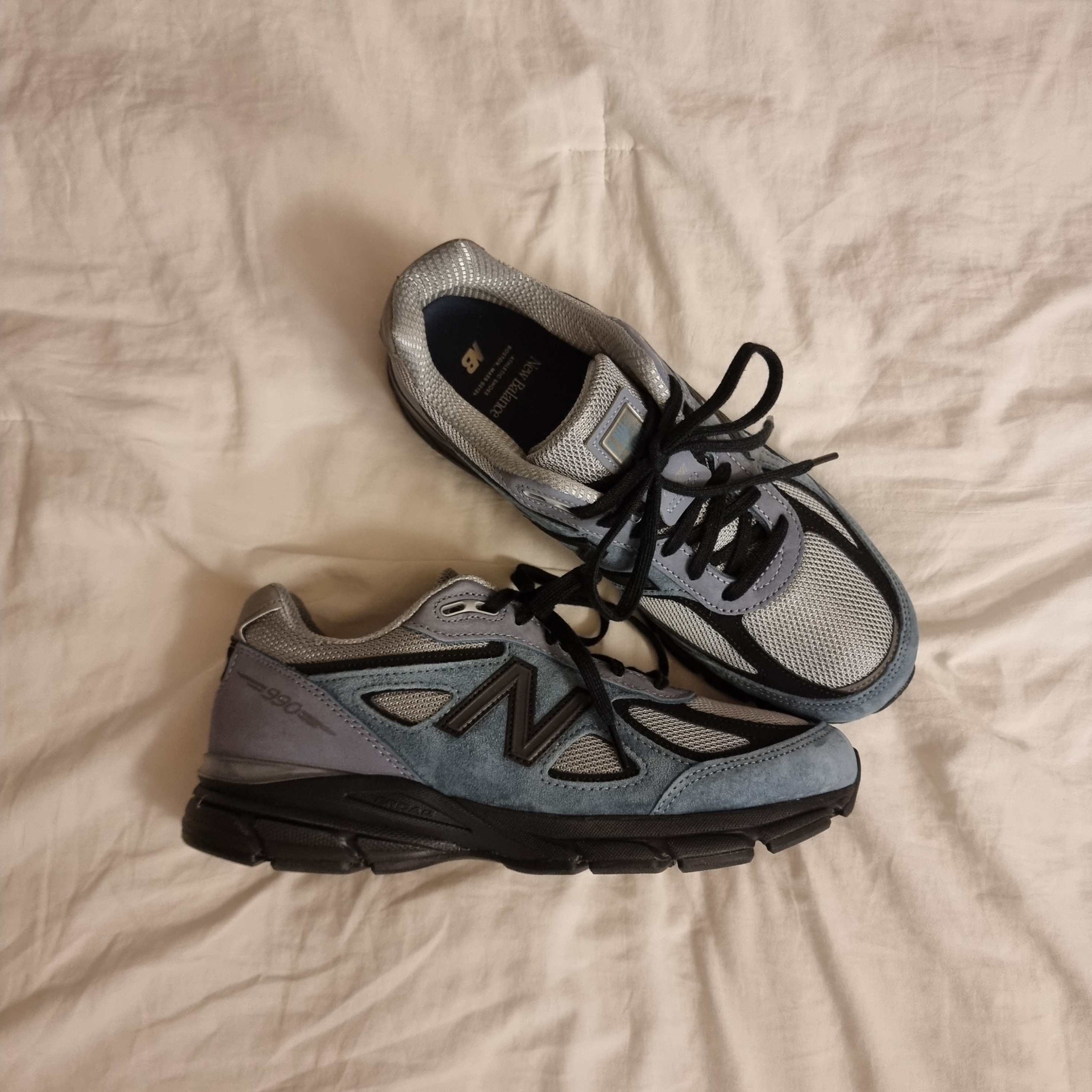 New Balance 990v4 Made in USA Arctic Grey 착용 스타일 - 2
