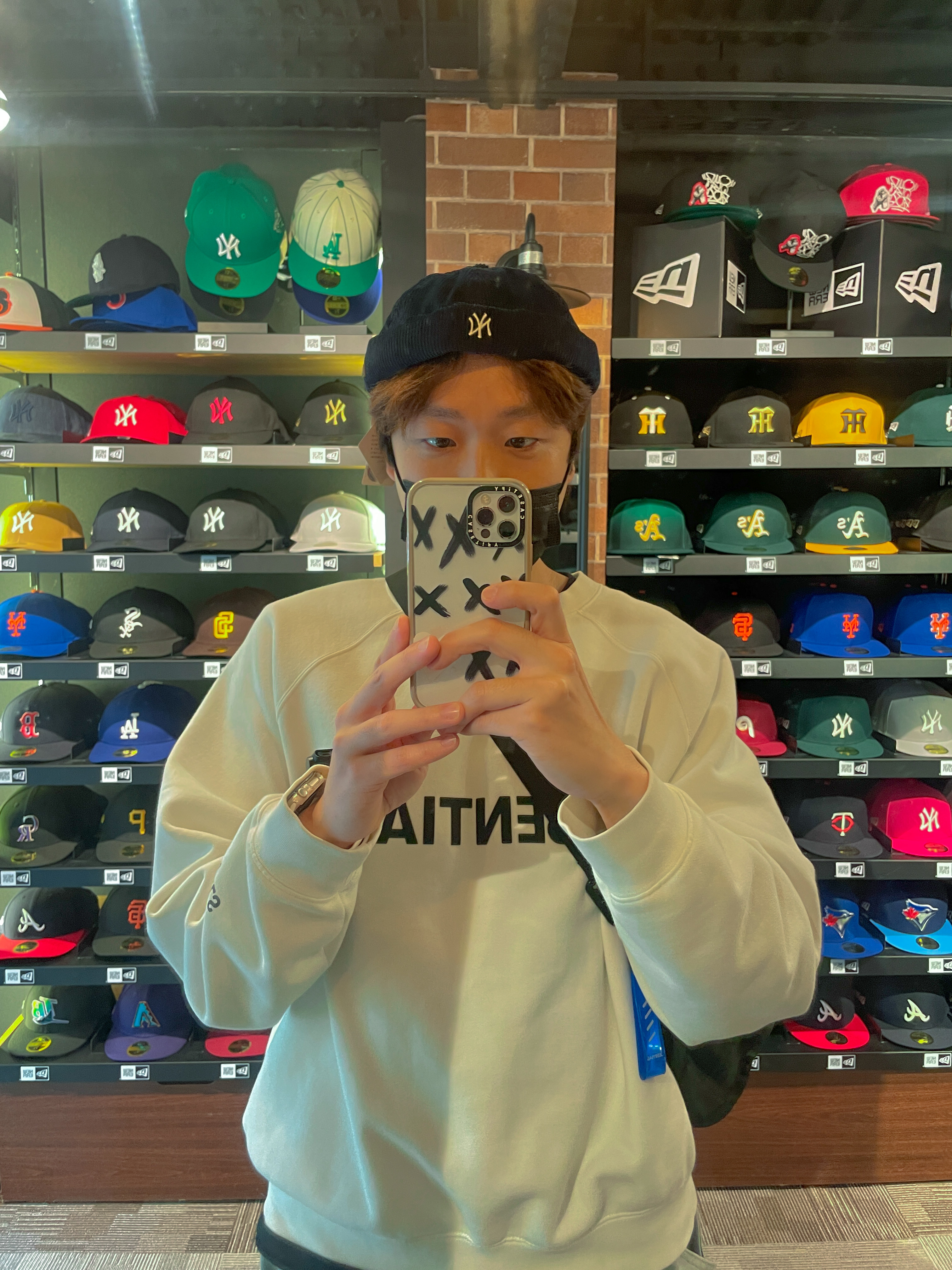 Essentials 3D Silicon Applique Crewneck White - 20SS, Nike Air Force 1 '07 Low White 착용 스타일 - 4