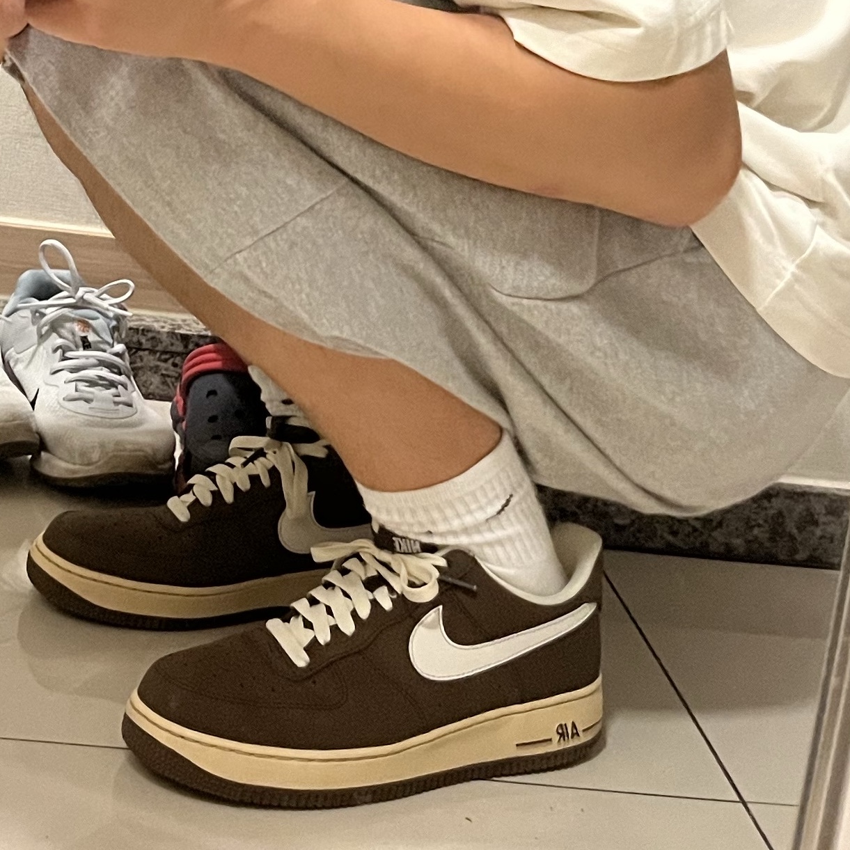Nike Air Force 1 '07 Cacao Wow Coconut Milk 착용 스타일 - 1
