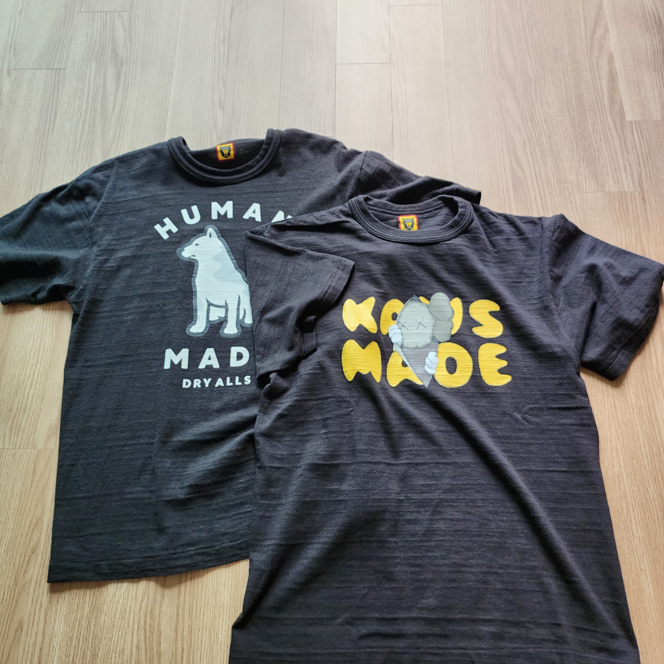 Human Made x Kaws Graphic T-Shirt #1 Black, Human Made Worksout 20th Anniversary Jindo Dog Graphic T-Shirt Black 착용 스타일 - 1