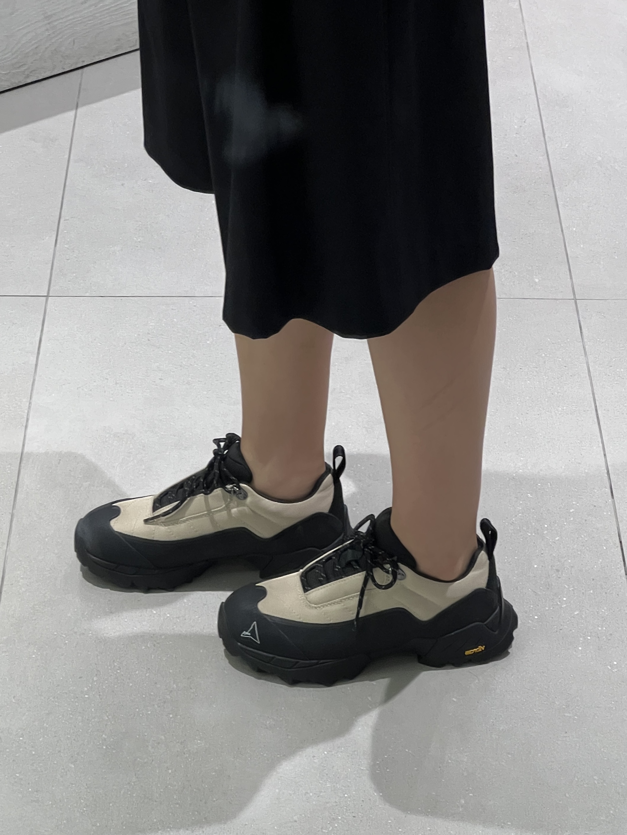 Roa Hiking Katharina Ecostep Vibram Sole Sand 착용 스타일