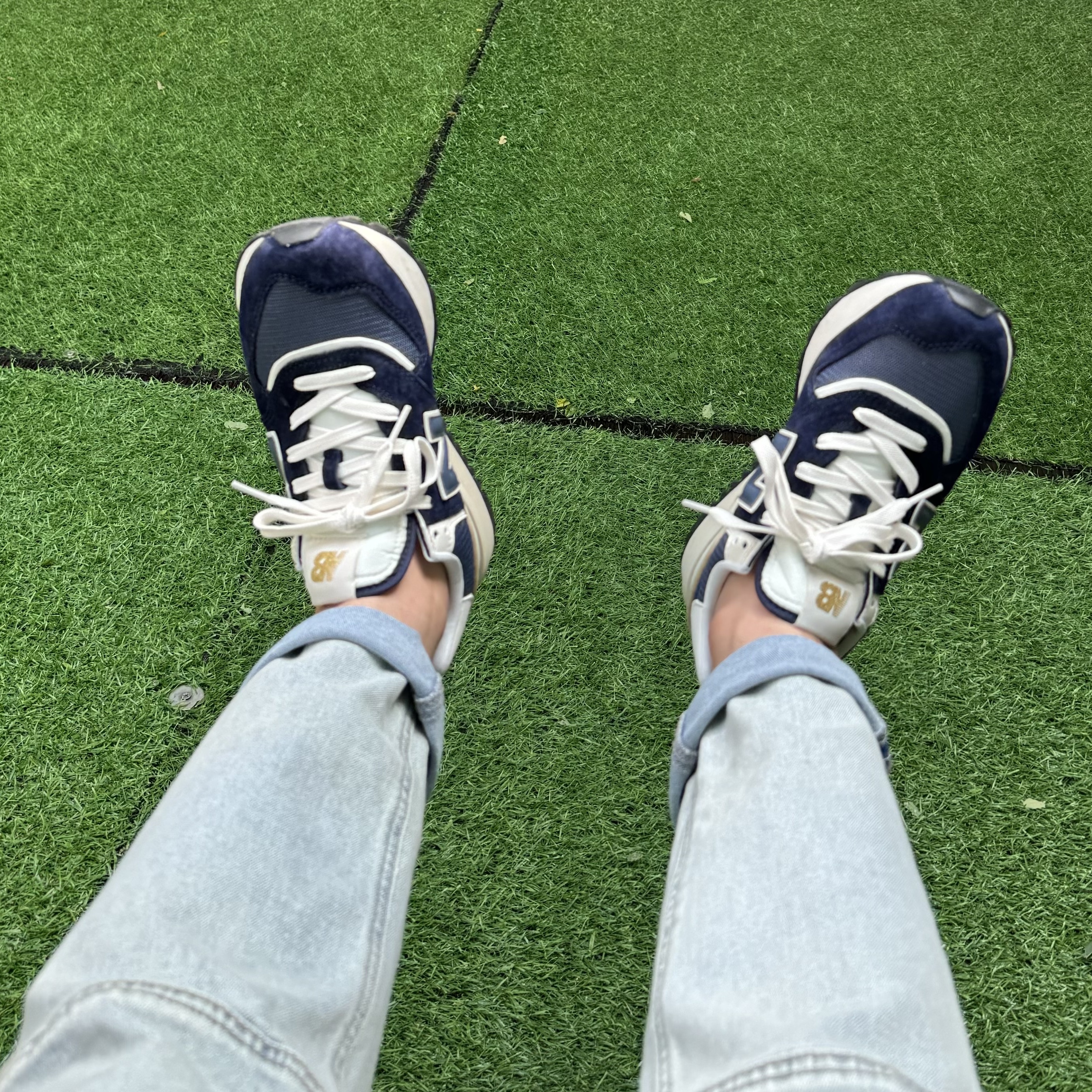 New Balance 574 Legacy Navy 착용 스타일