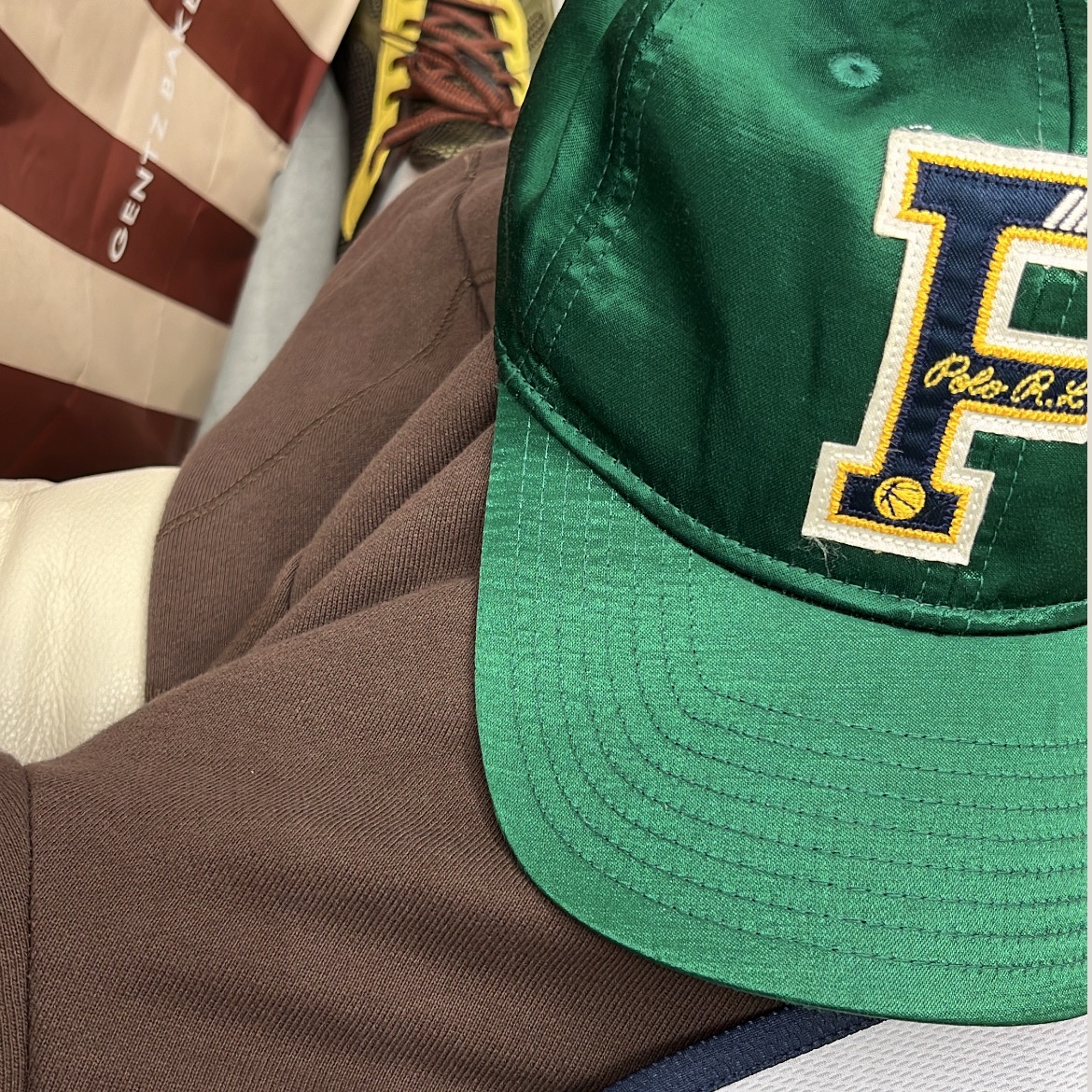 New Era x LE SSERAFIM Beanie White, Asics UB4-S Gel-1130 Demitasse 착용 스타일 - 3