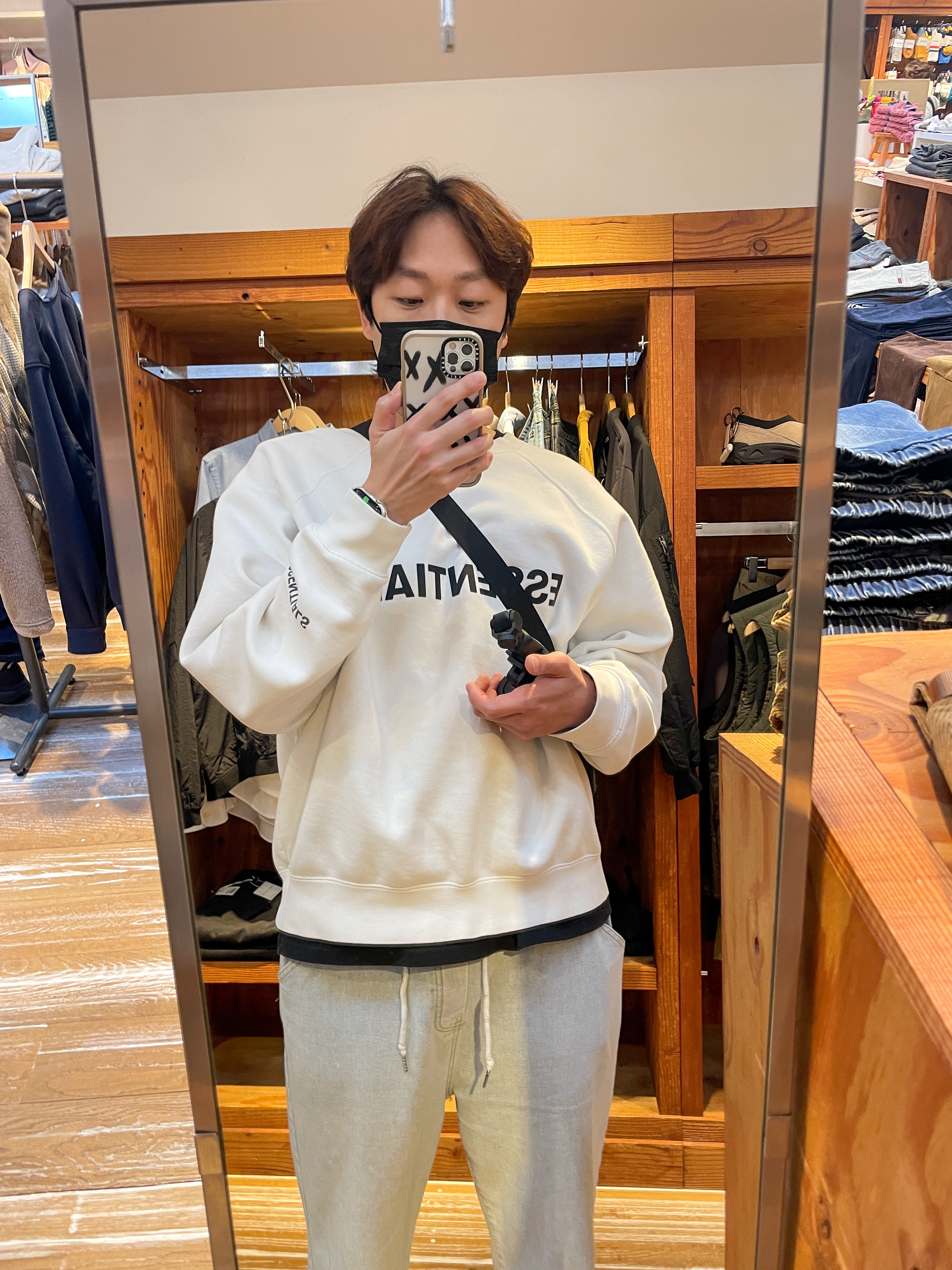 Essentials 3D Silicon Applique Crewneck White - 20SS, Nike Air Force 1 '07 Low White 착용 스타일 - 3