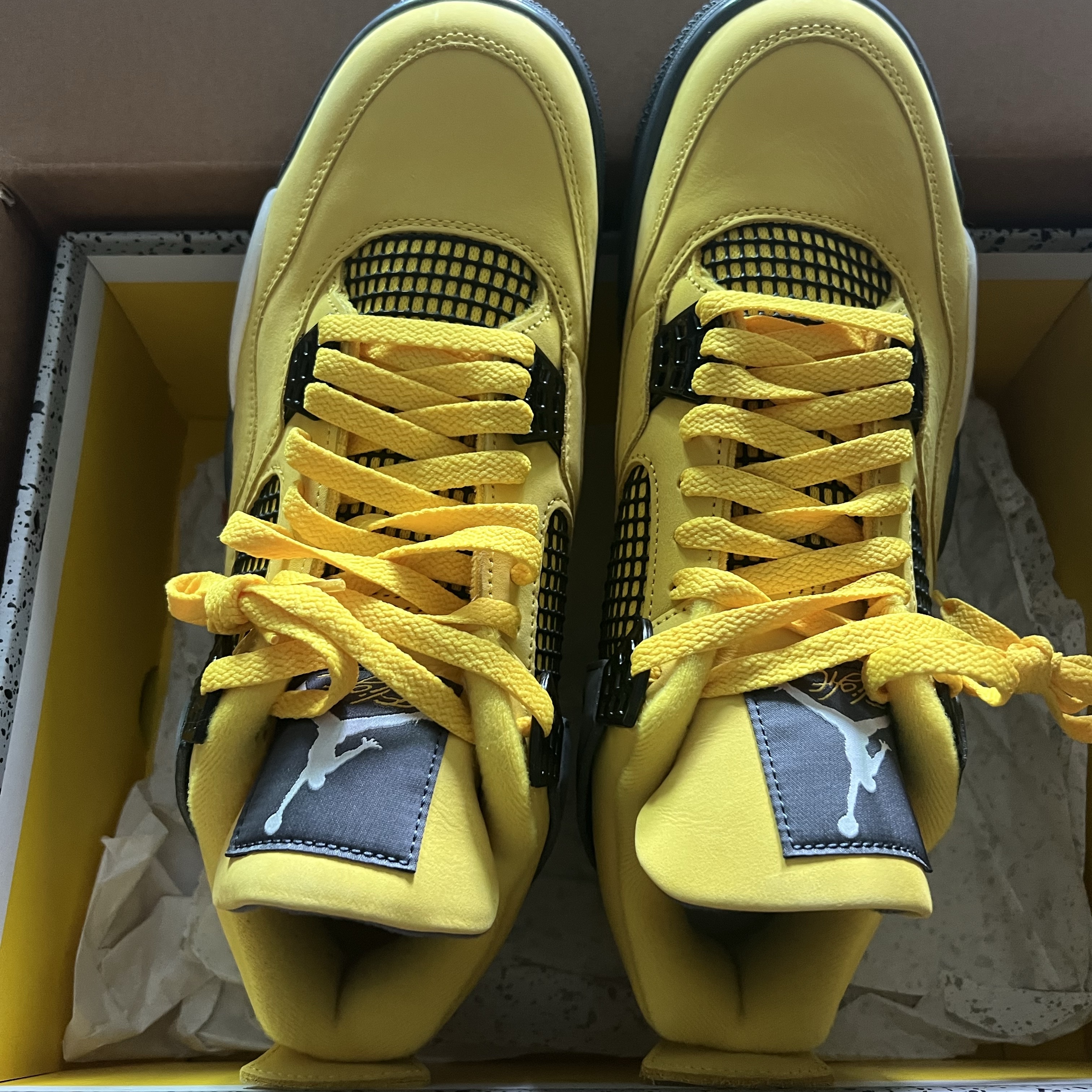 Jordan 4 Retro Tour Yellow 착용 스타일