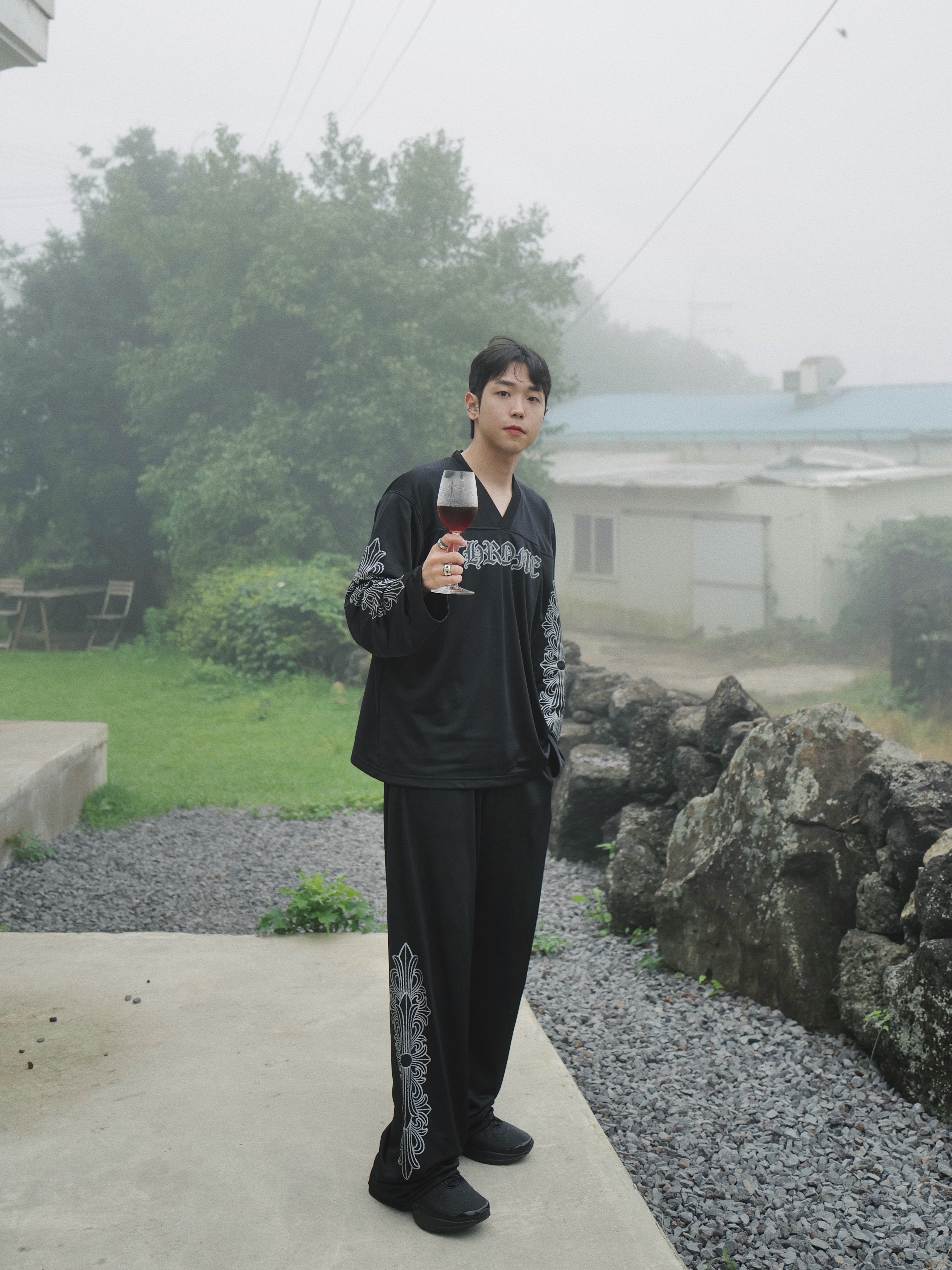 Chrome Hearts Warm Up LS Jersey Black, Chrome Hearts Mesh Varsity Pants Black 착용 스타일 - 1