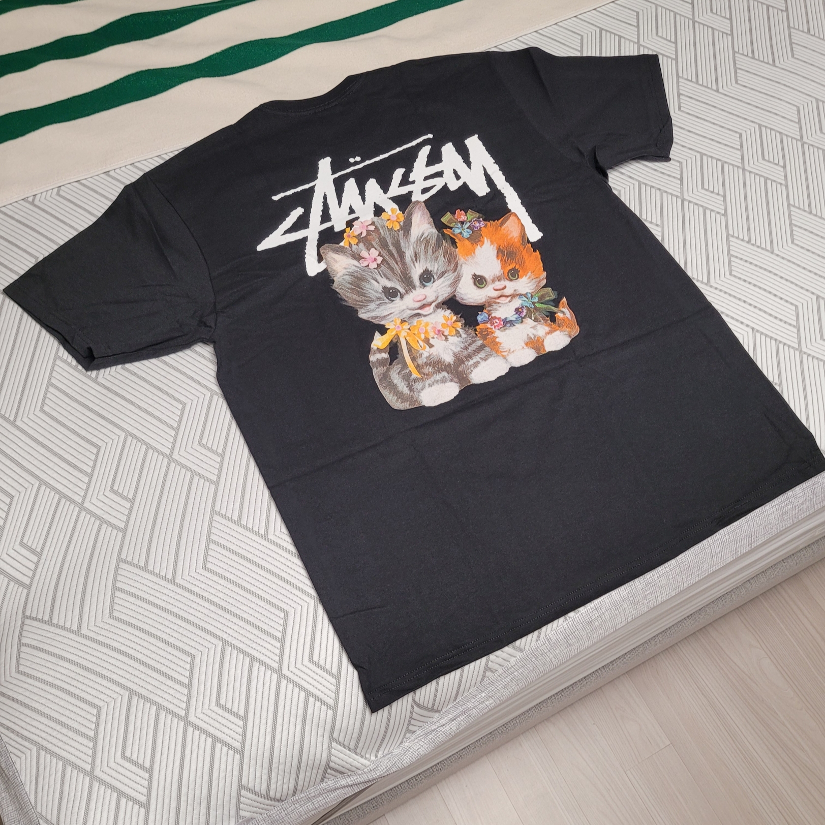 Stussy Kittens T-Shirt Black 착용 스타일 - 2