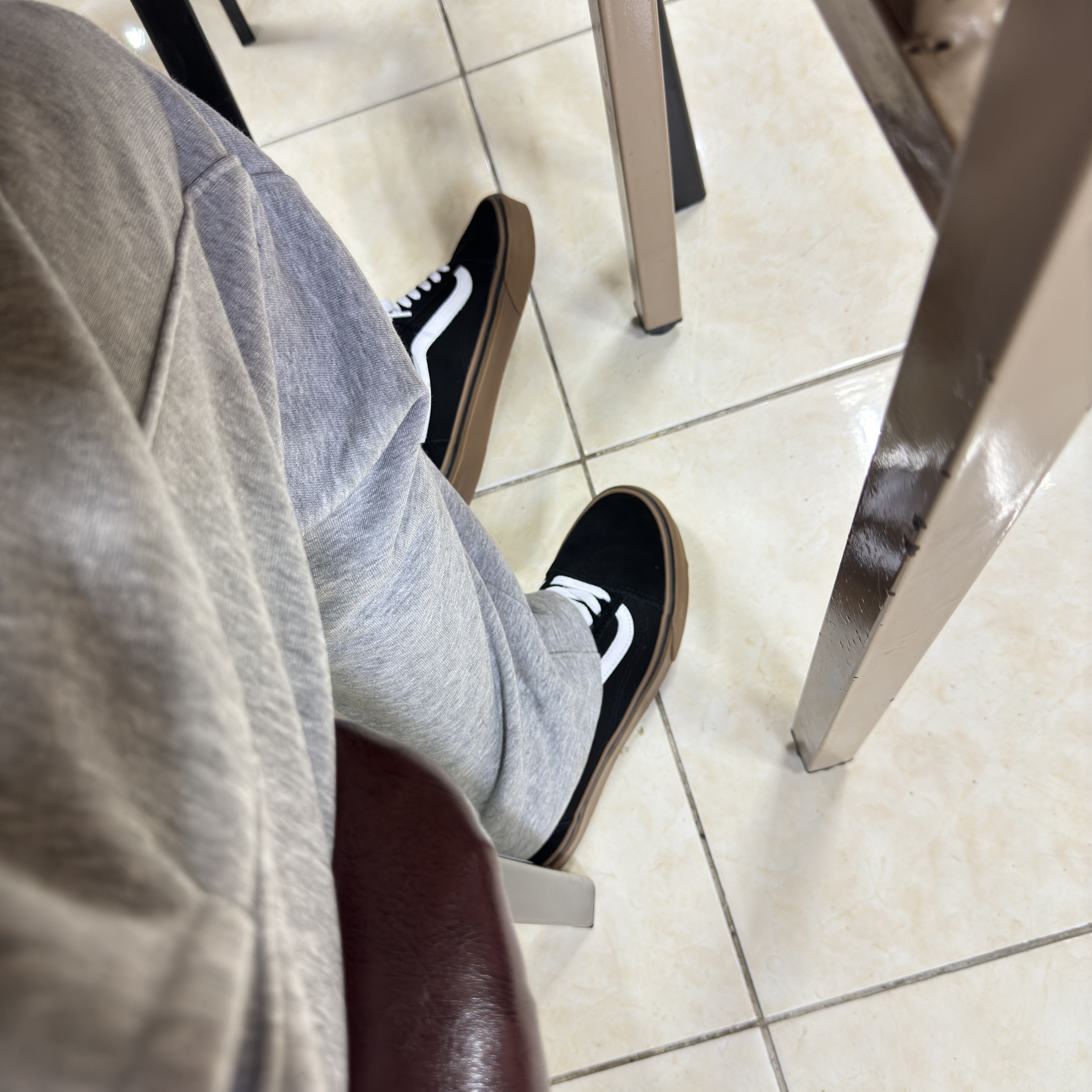 Vans Old Skool Black Gum 착용 스타일