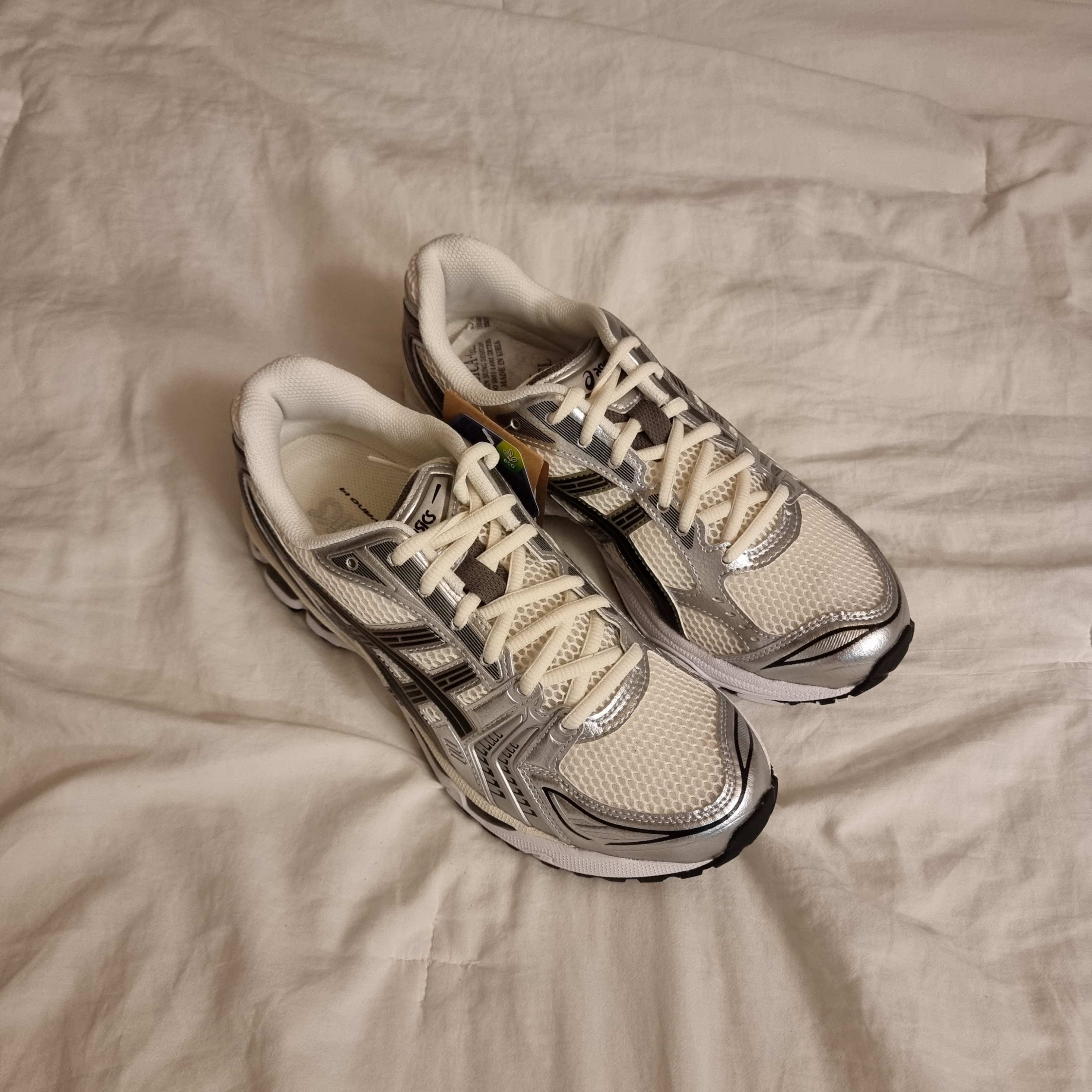 Asics Gel-Kayano 14 Cream Black 착용 스타일 - 1
